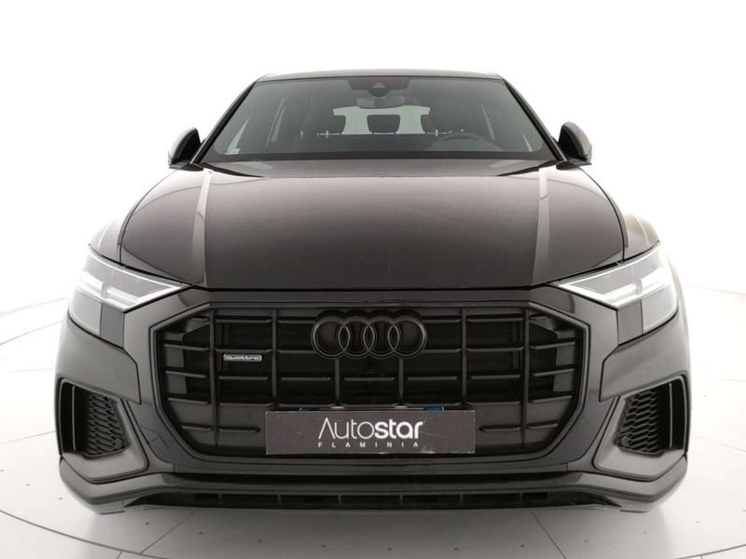 Audi - Q8