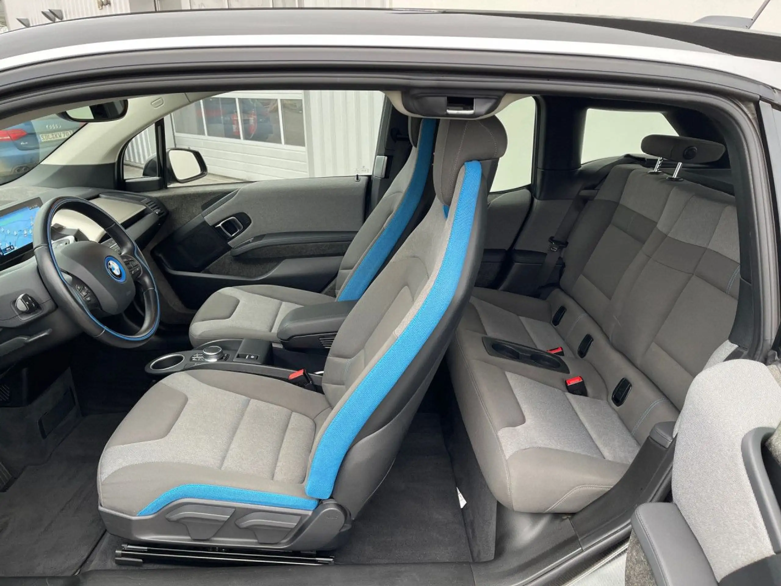 BMW - i3