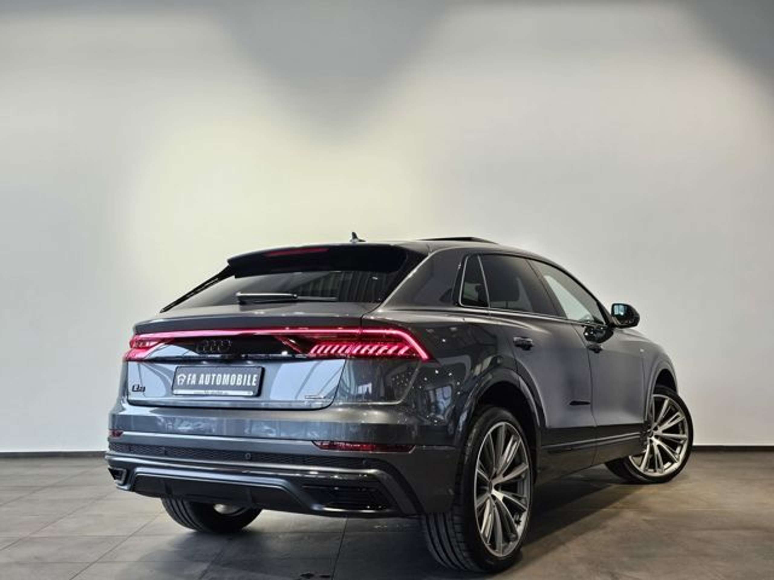 Audi - Q8