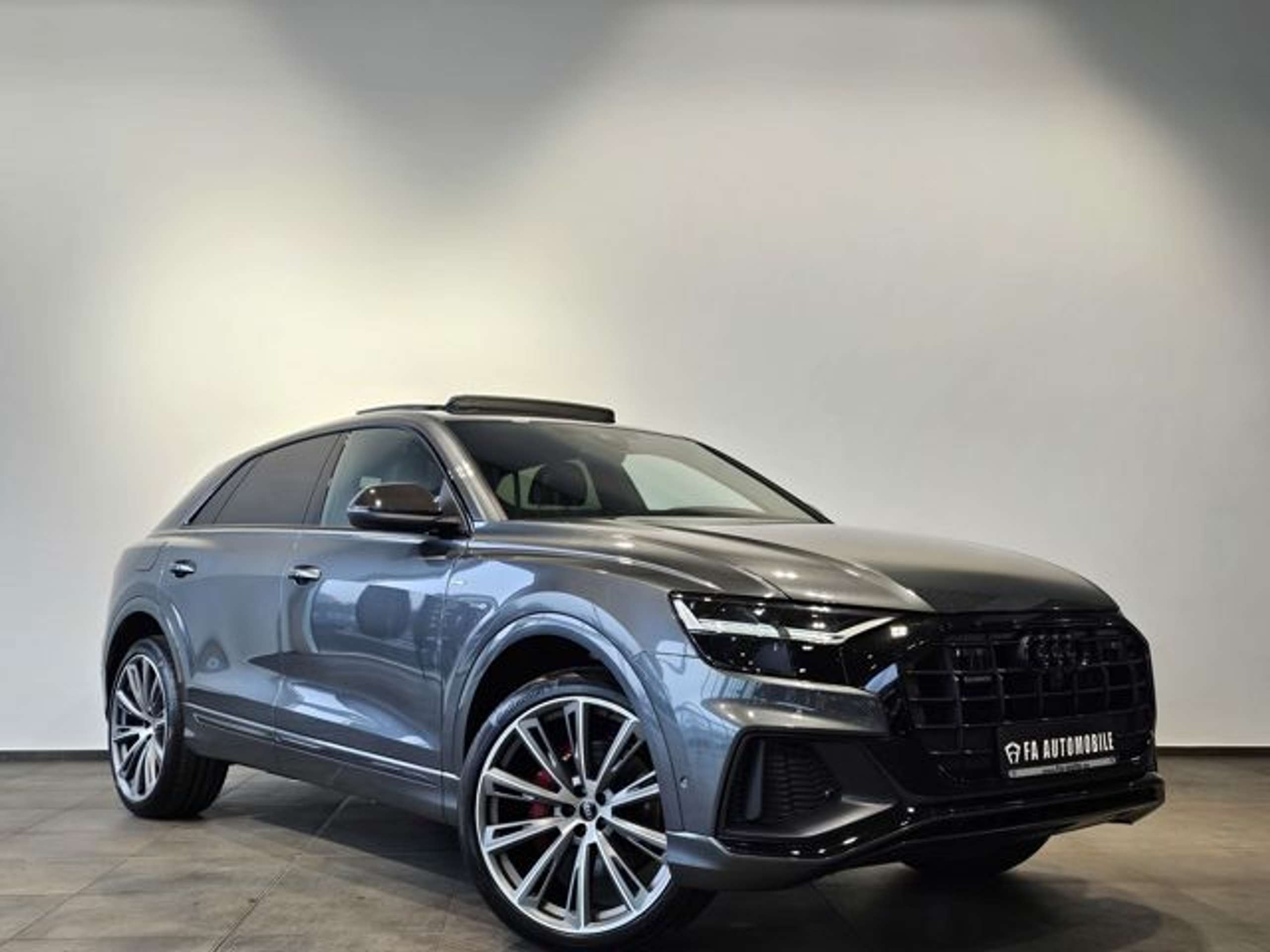 Audi - Q8