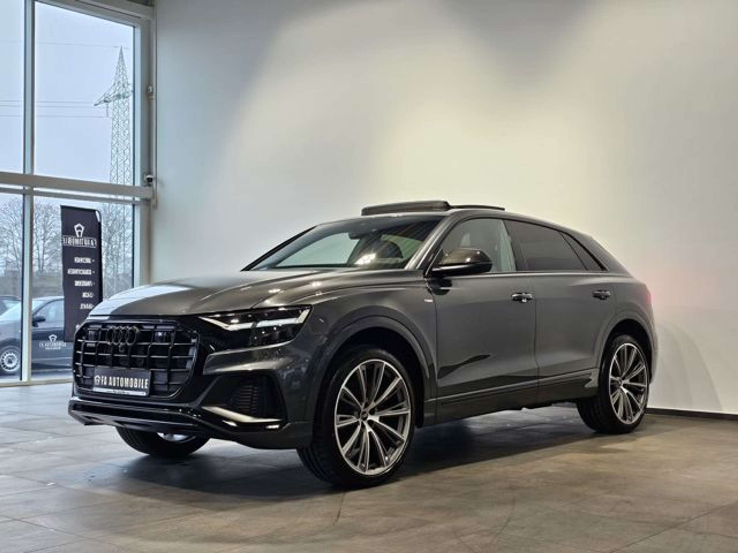 Audi - Q8