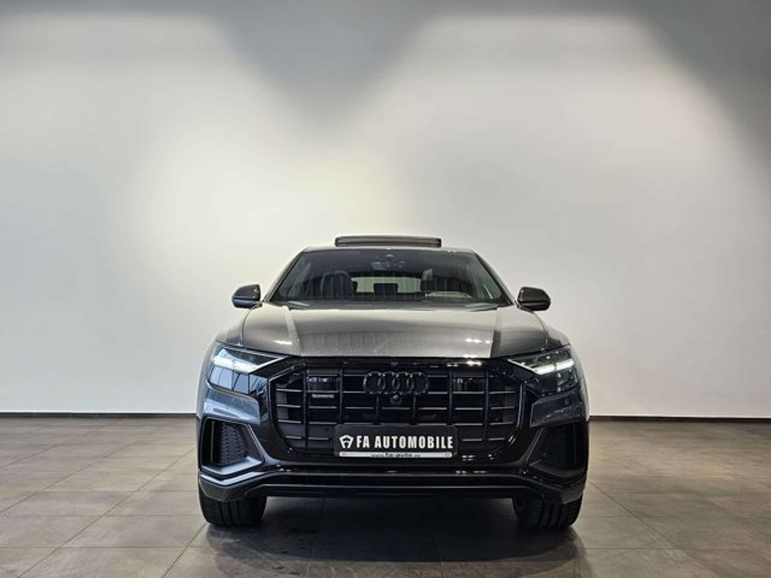 Audi - Q8