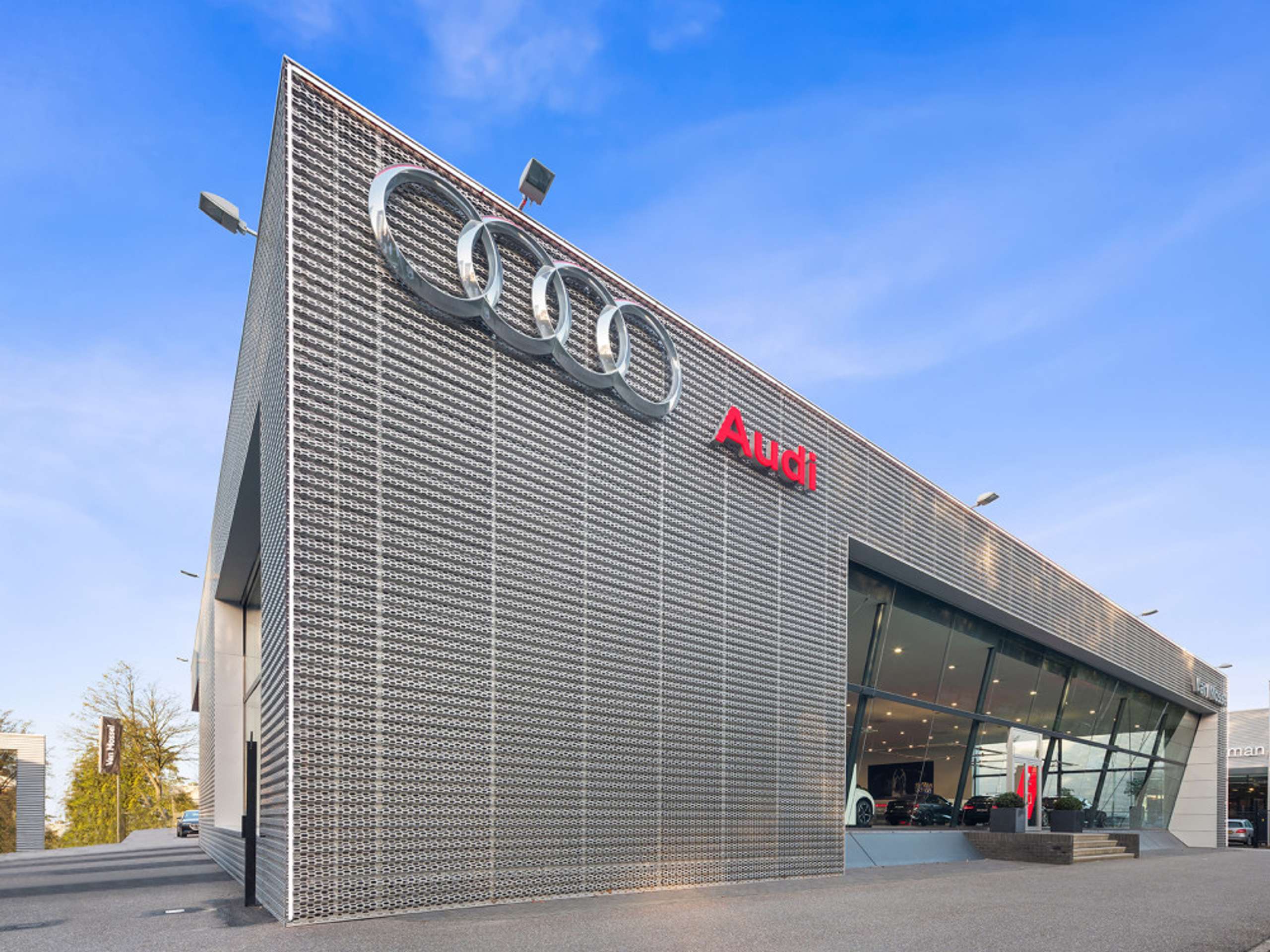 Audi - Q6