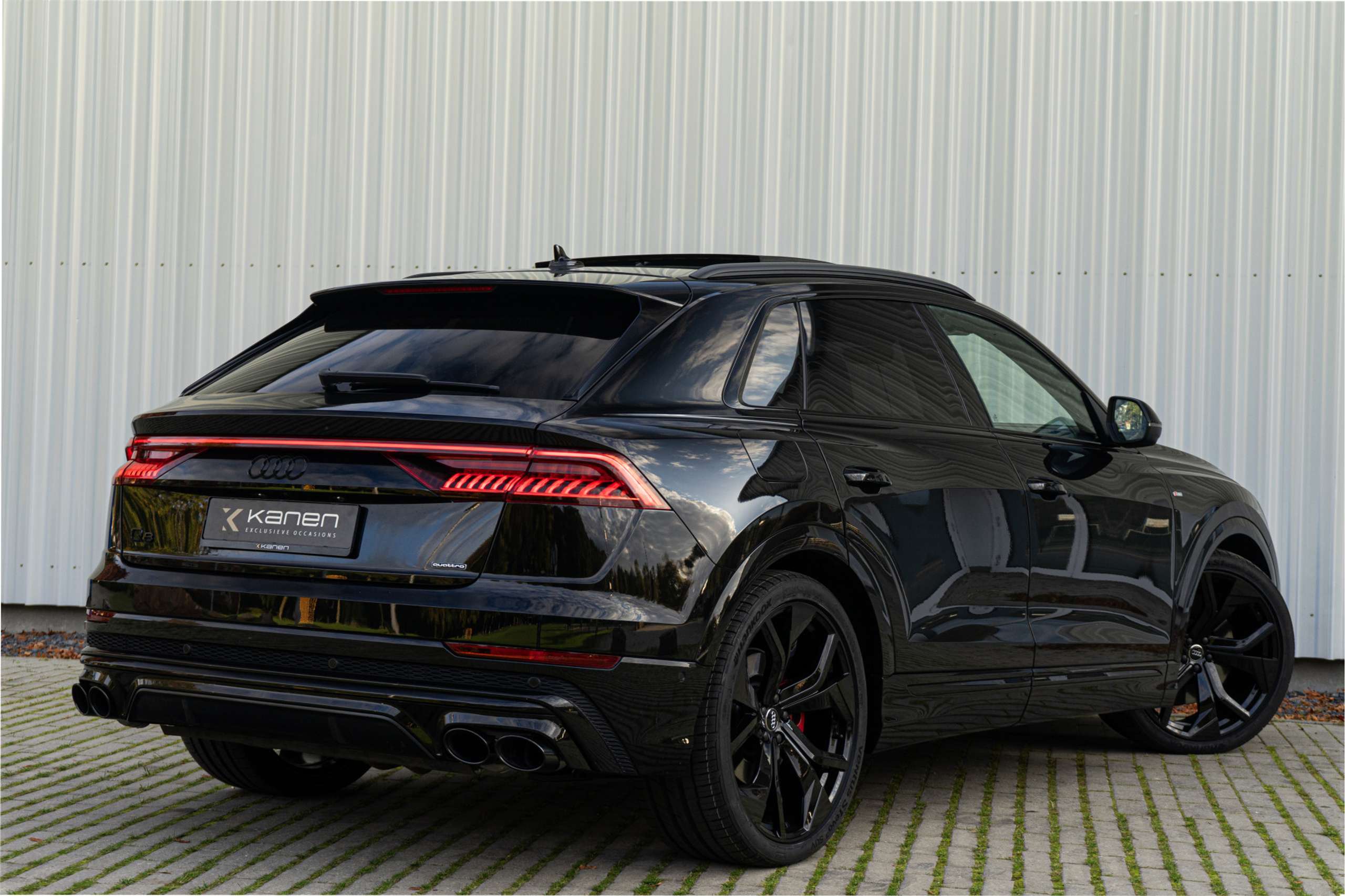 Audi - Q8