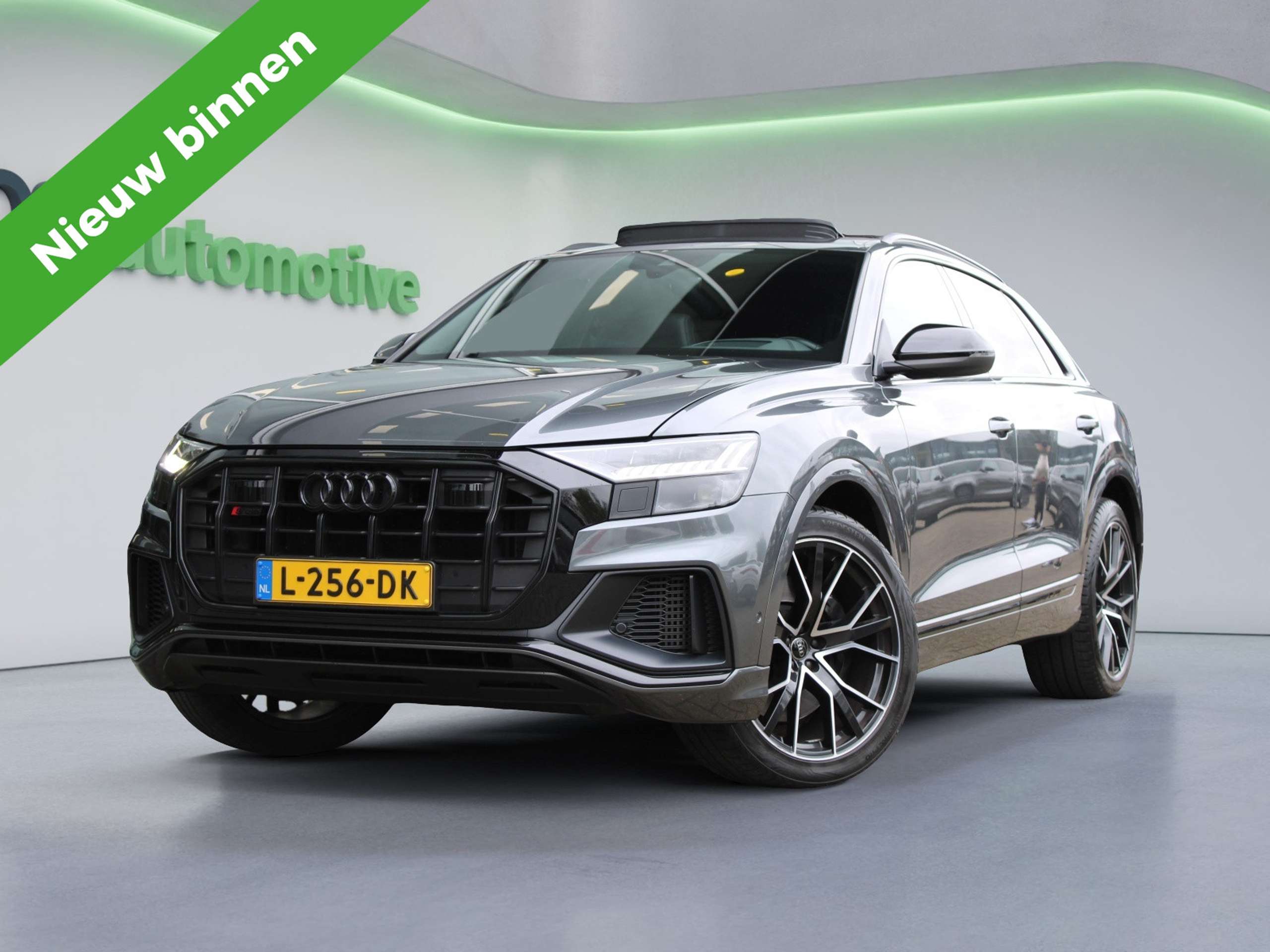 Audi - Q8