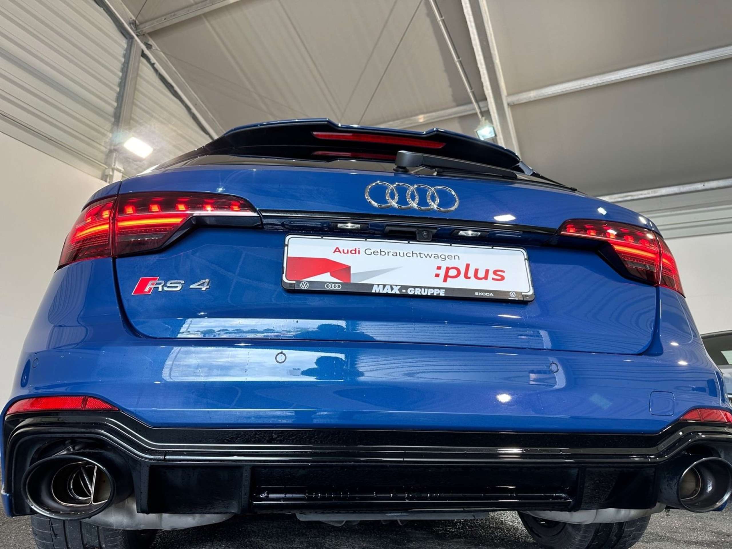 Audi - RS4