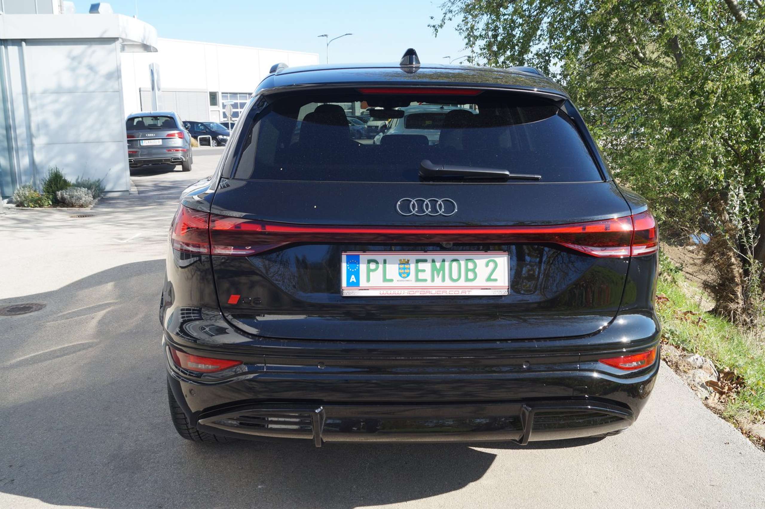 Audi - Q6