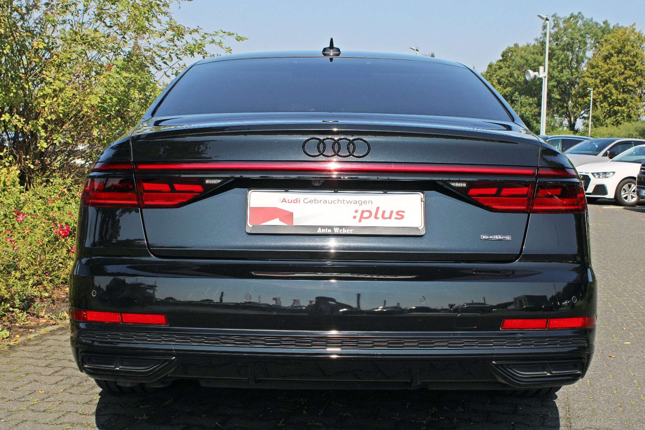 Audi - A8