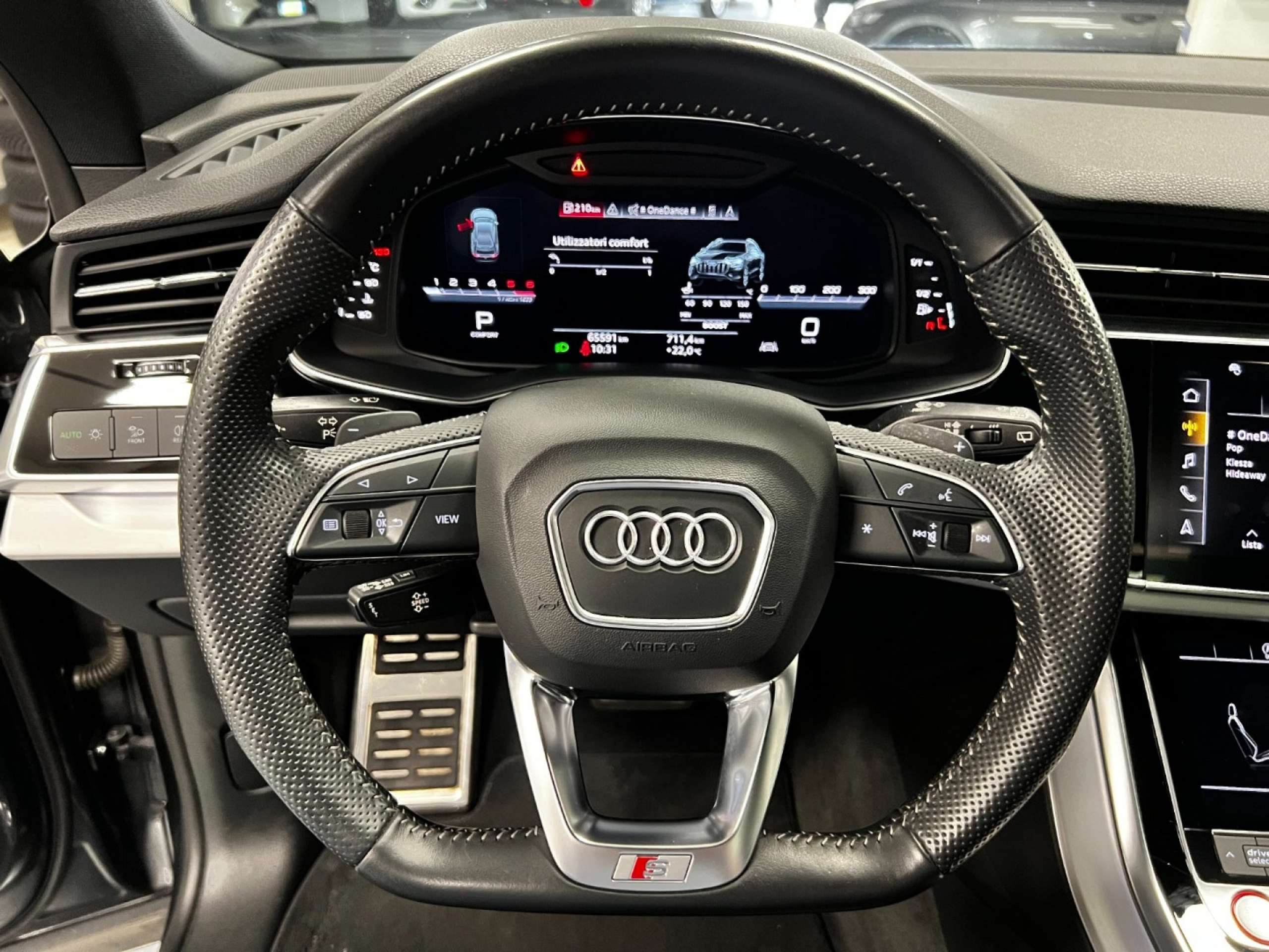 Audi - SQ8