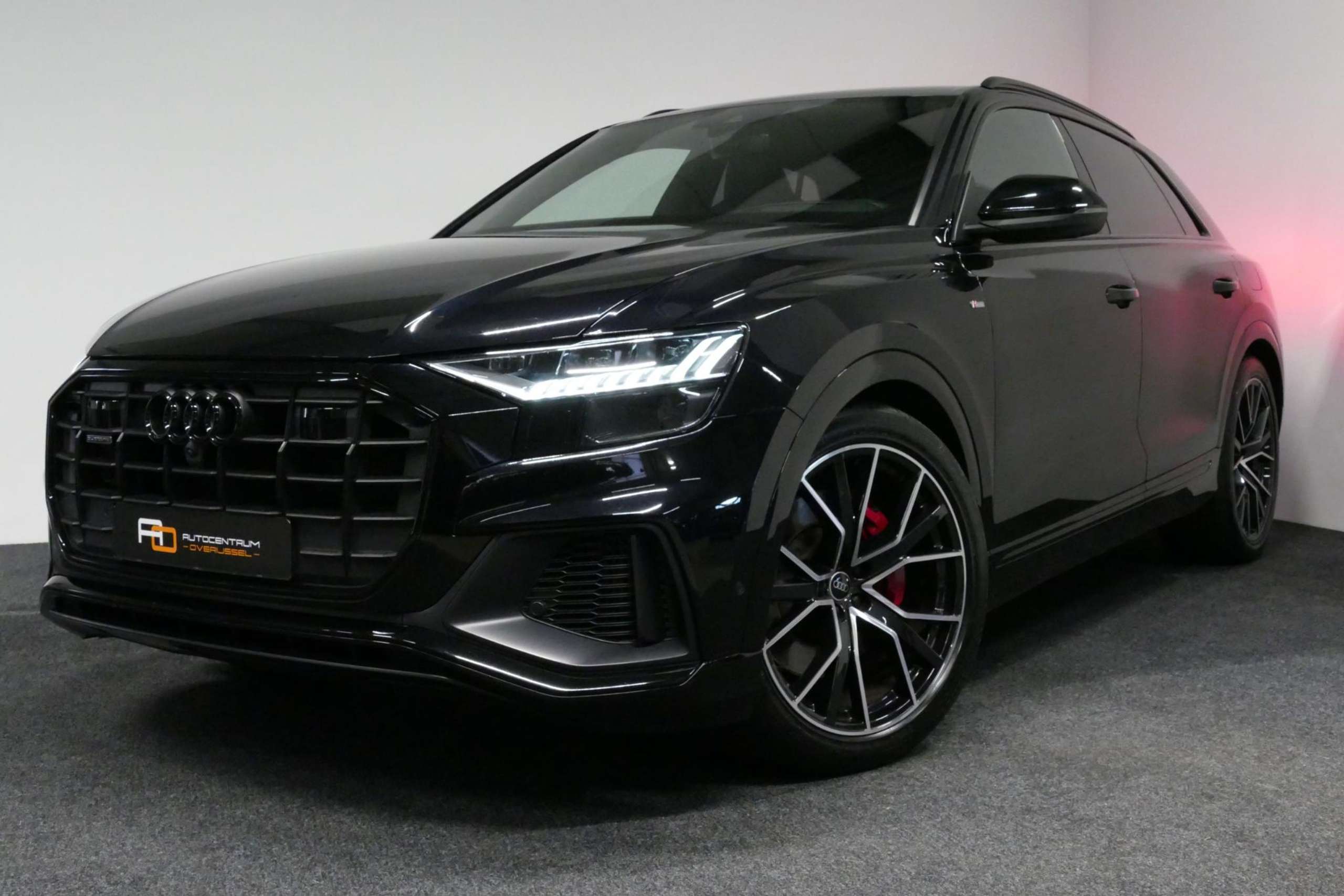 Audi - Q8