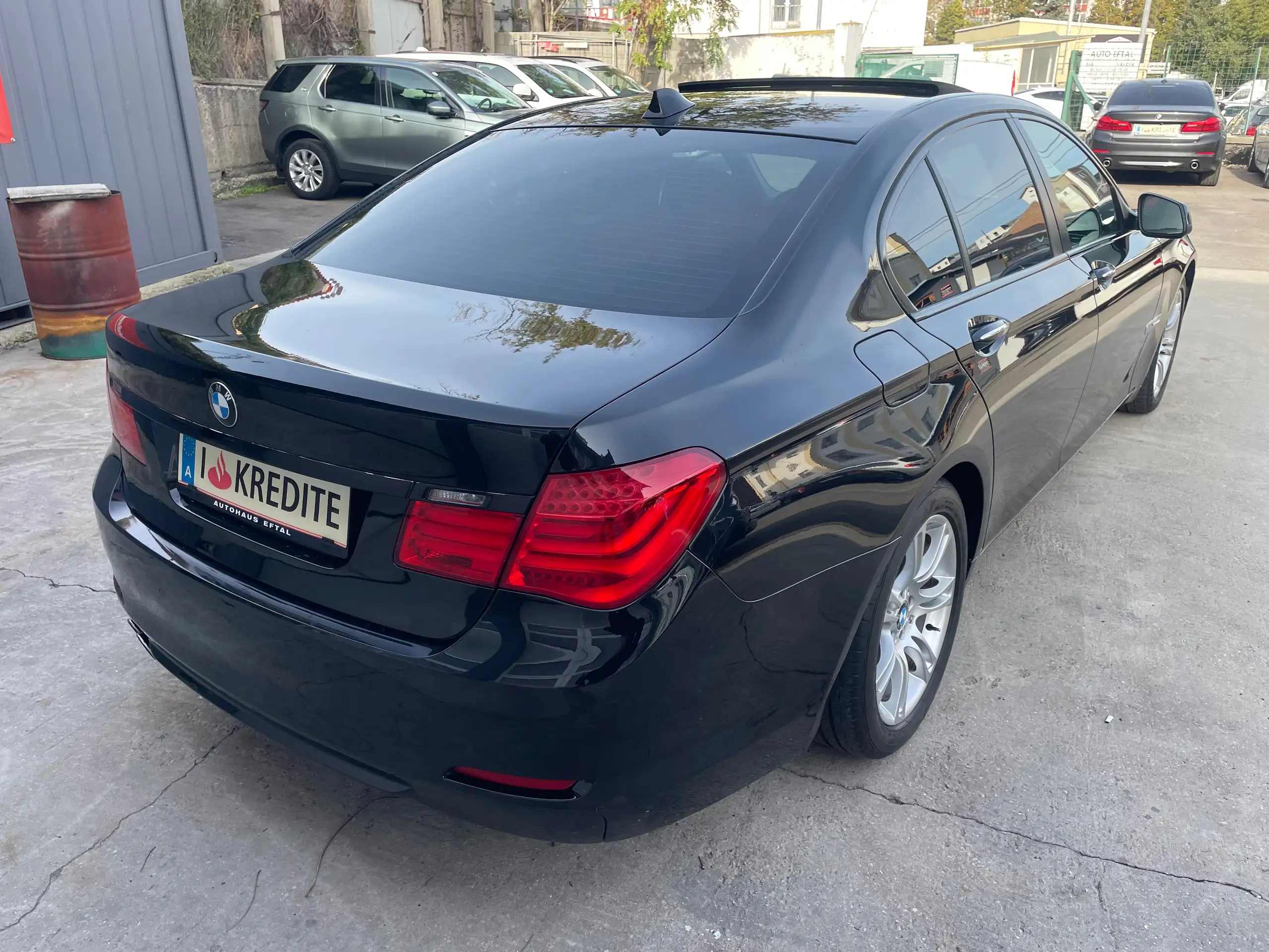 BMW - 730