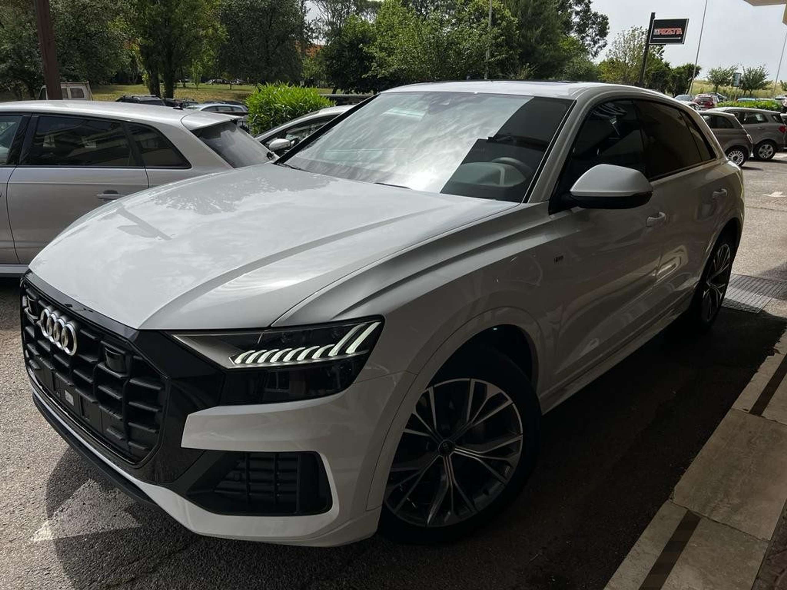 Audi - Q8