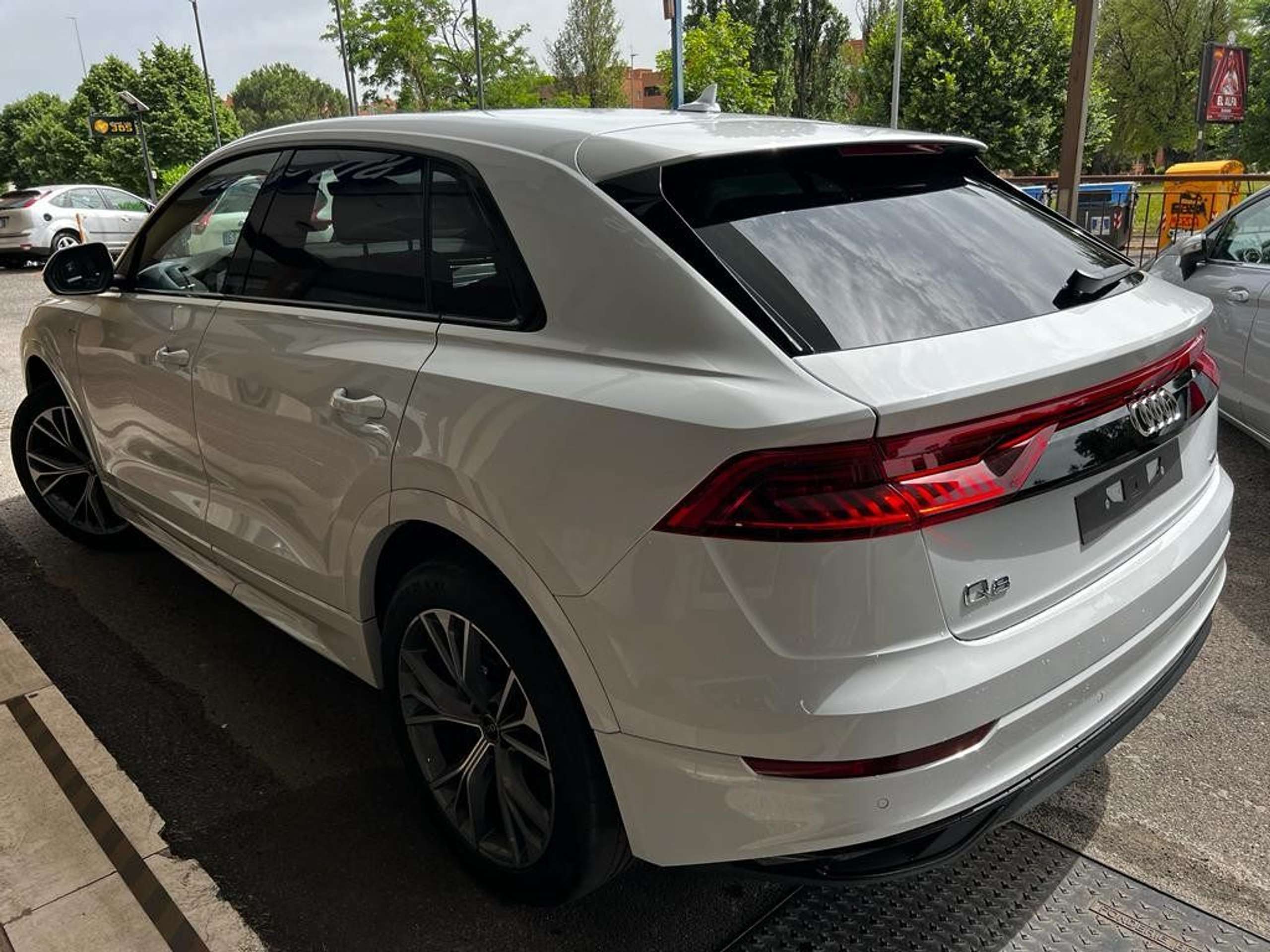 Audi - Q8