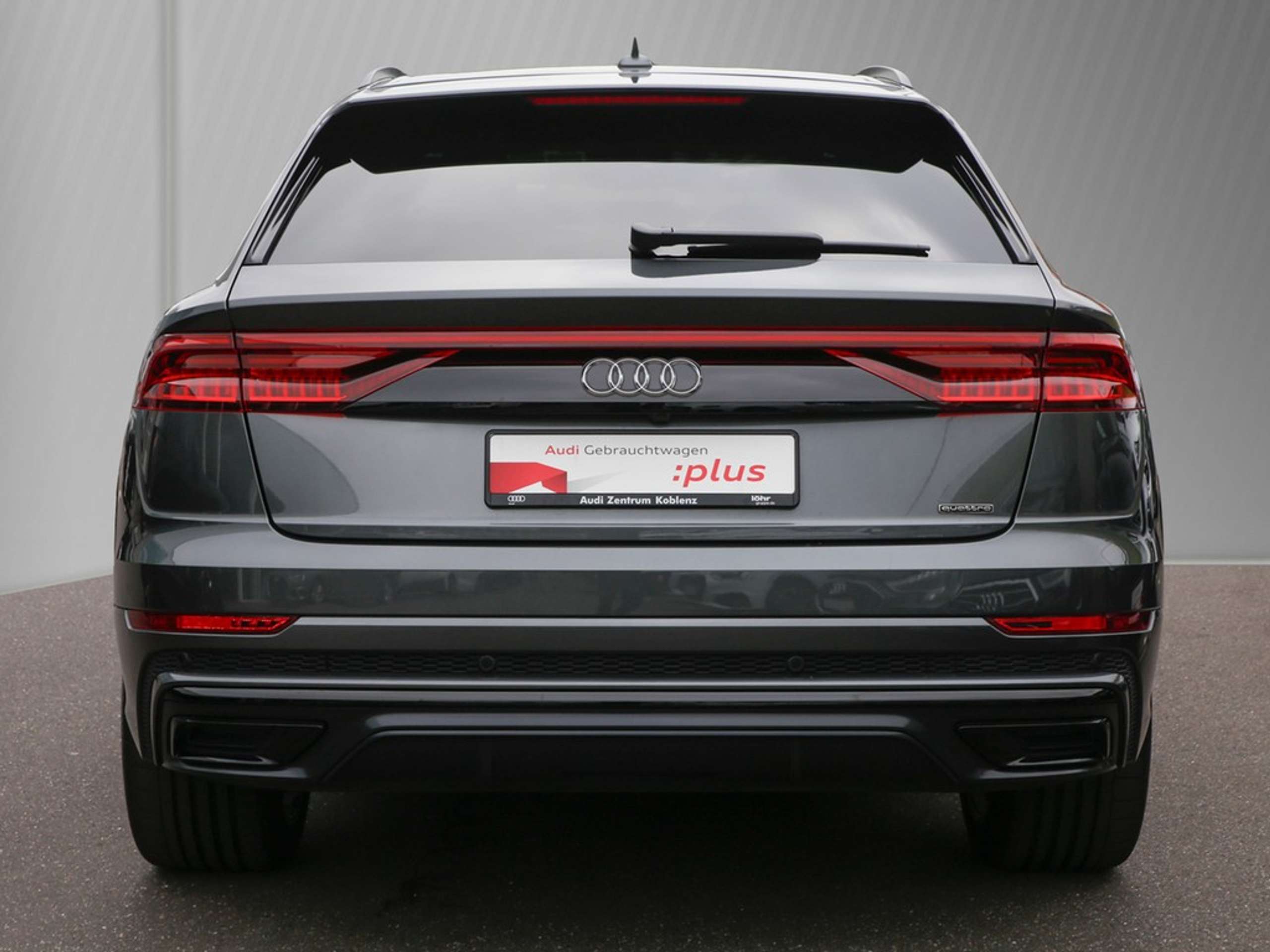 Audi - Q8