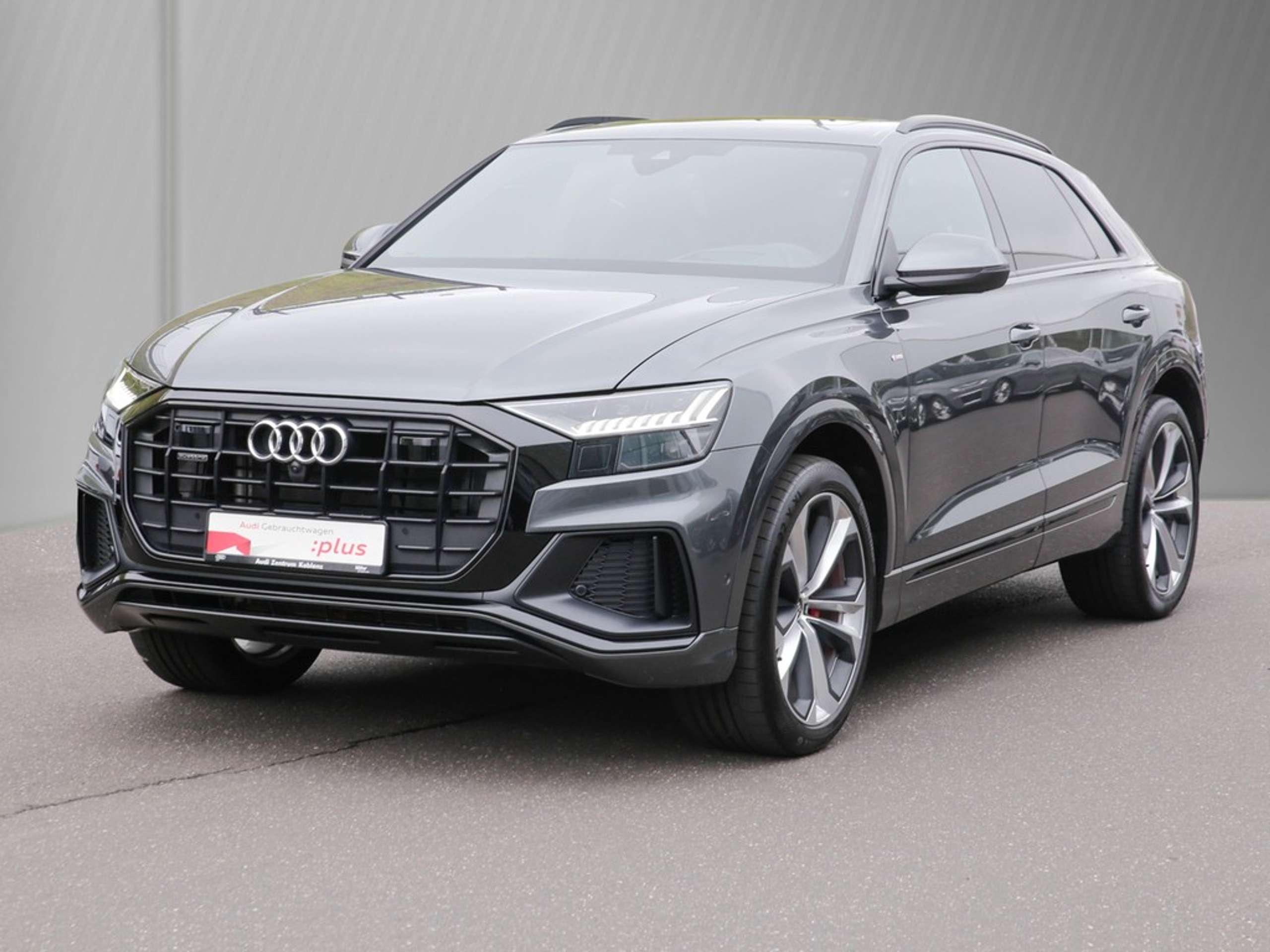 Audi - Q8