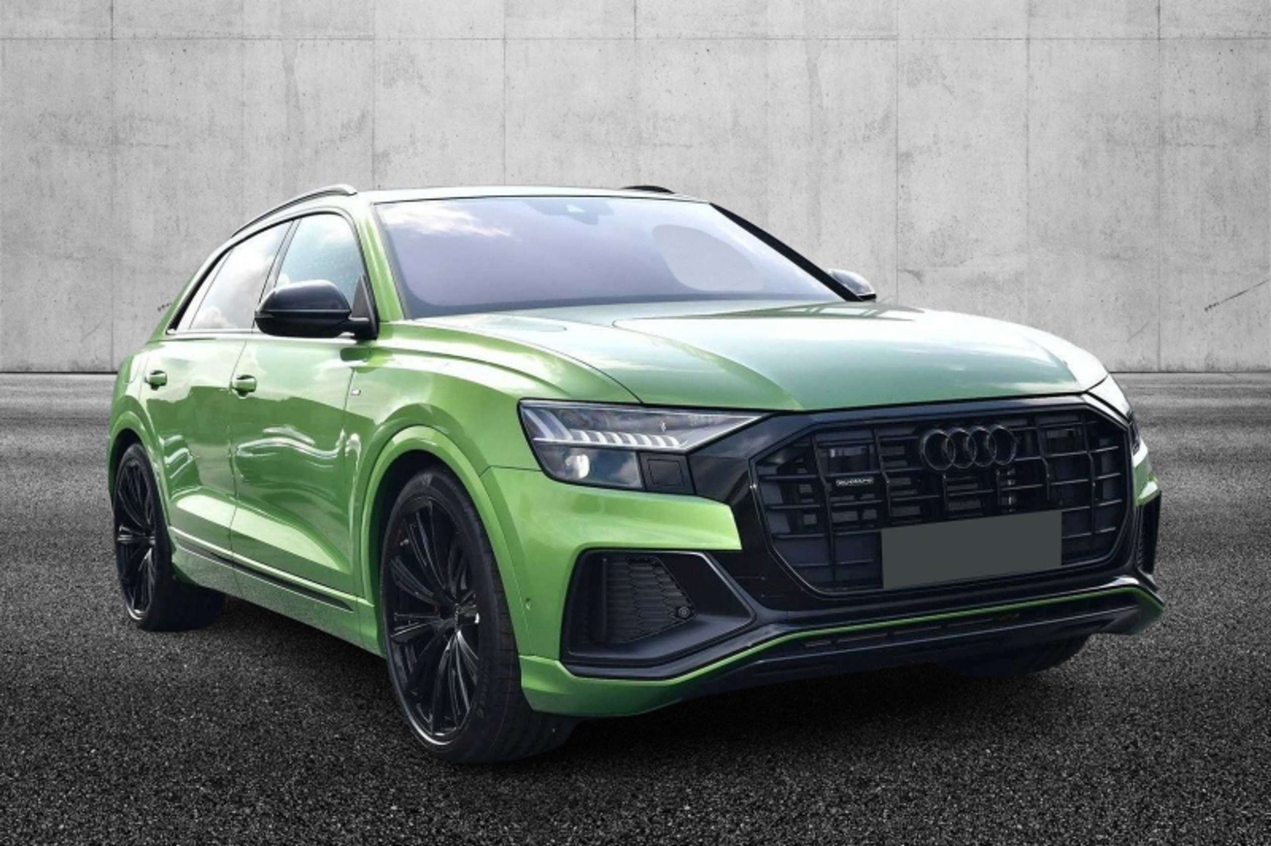 Audi - Q8