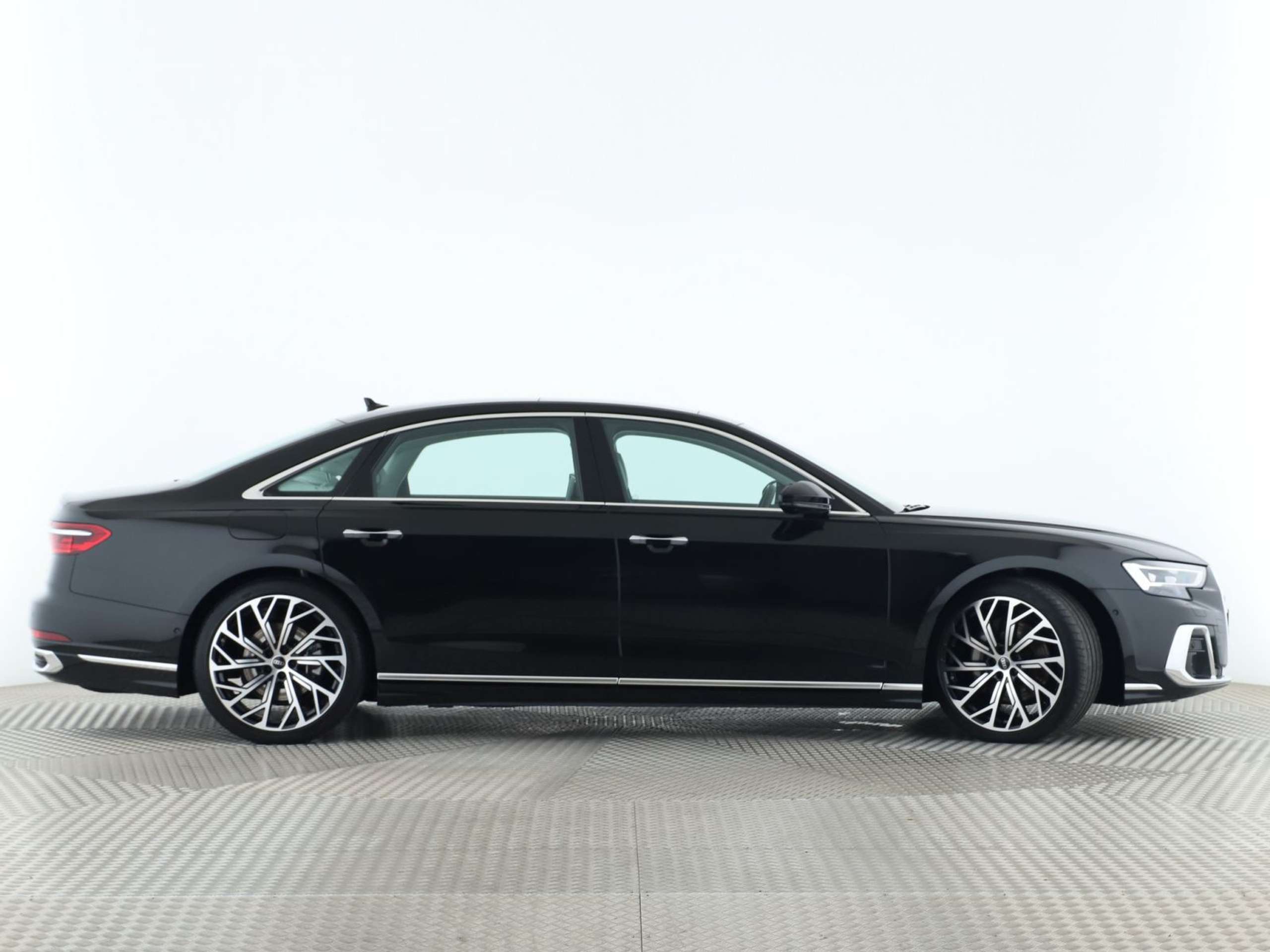 Audi - A8