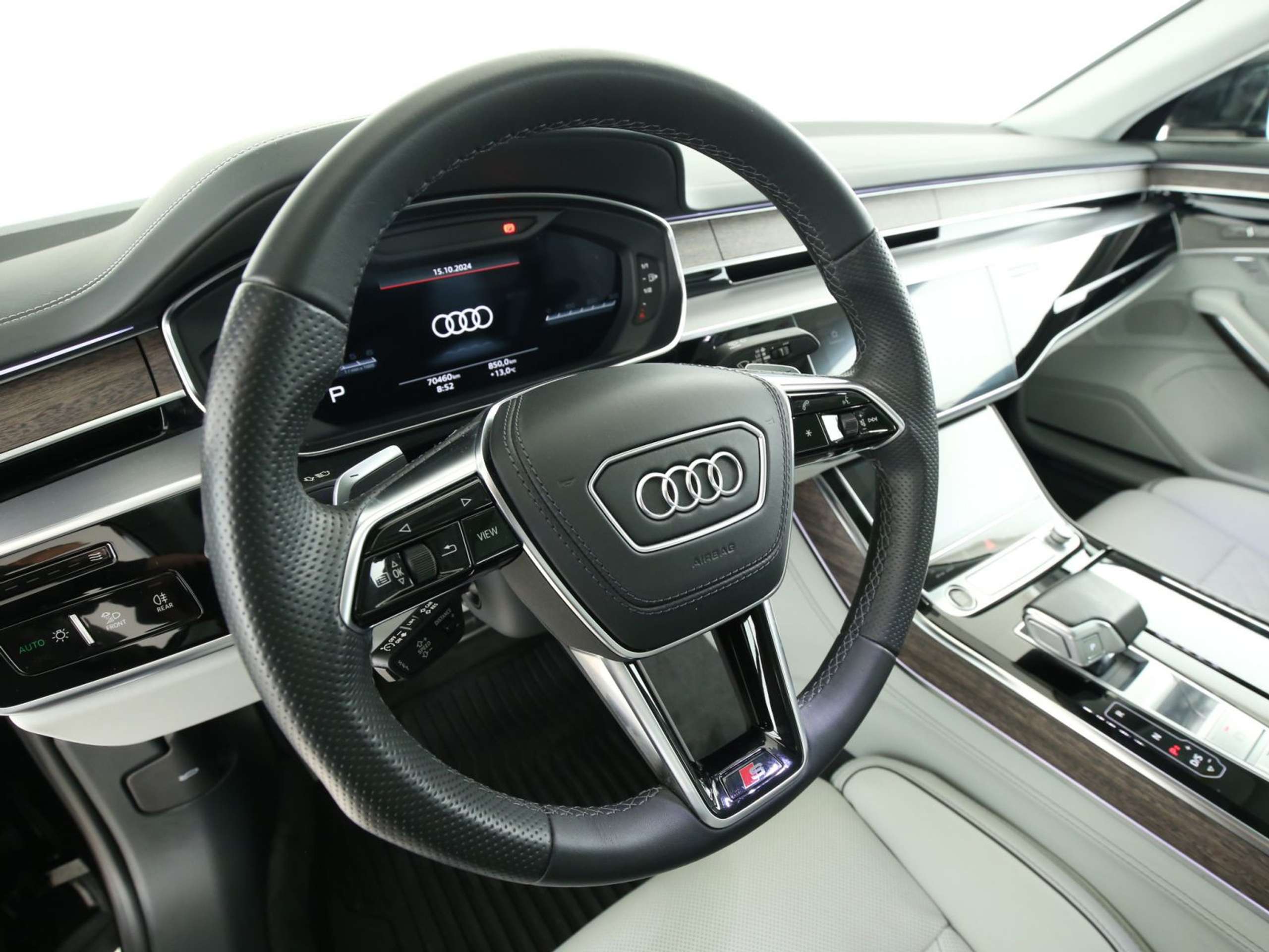 Audi - A8