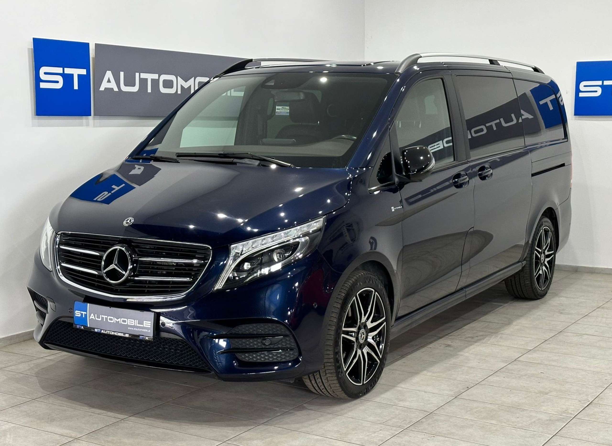 Mercedes-Benz - V 250