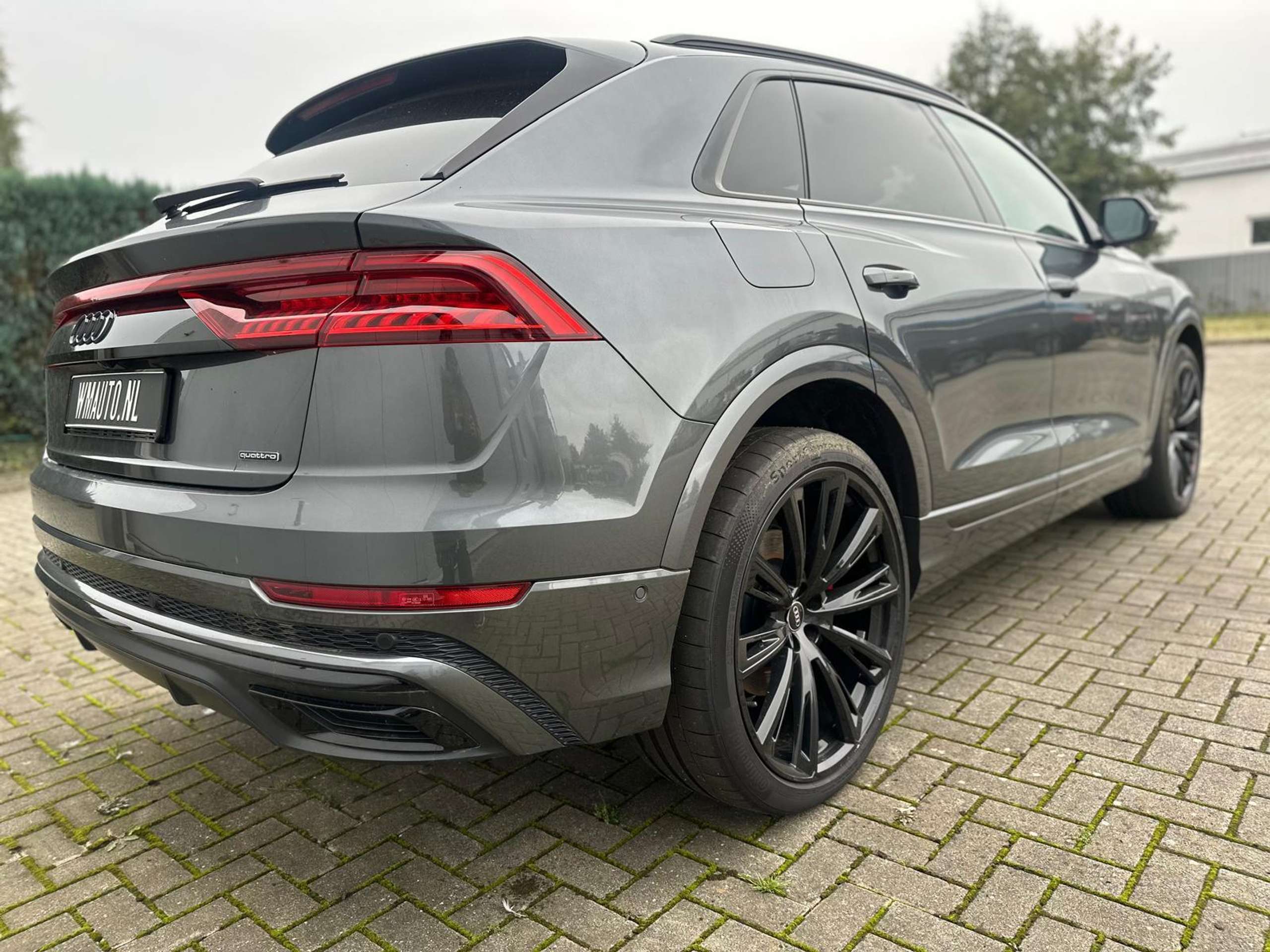 Audi - Q8