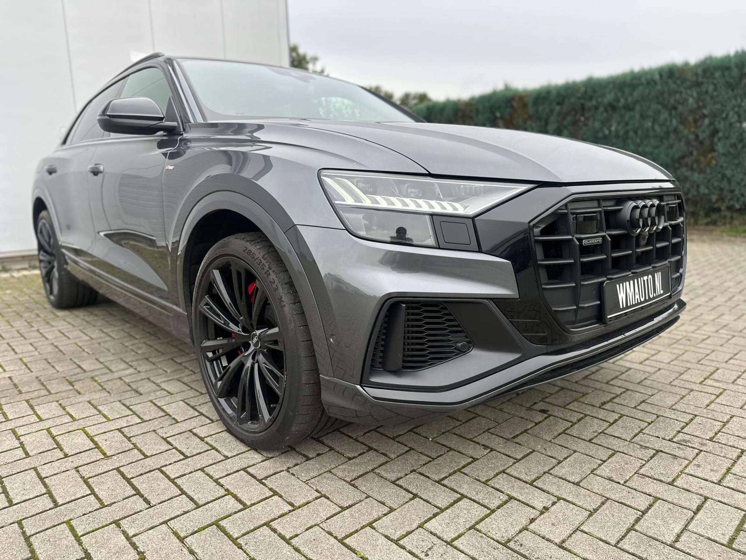 Audi - Q8