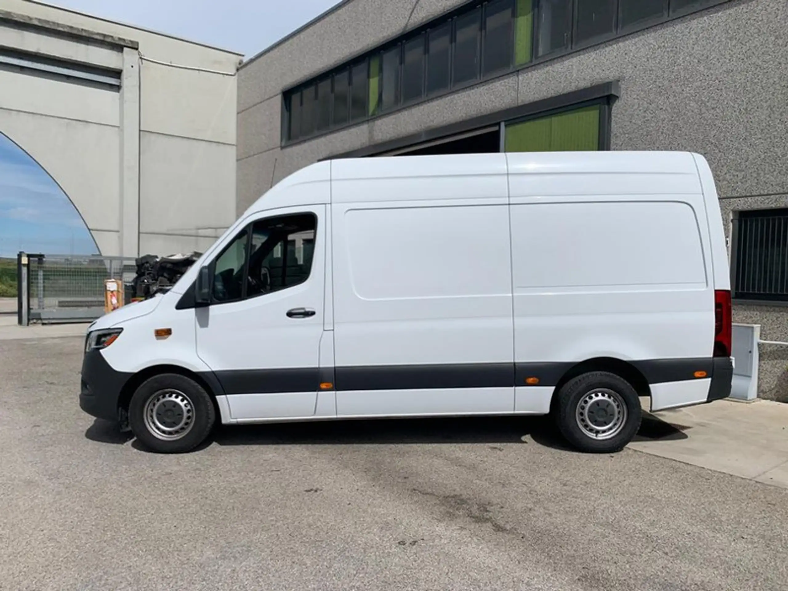 Mercedes-Benz - Sprinter