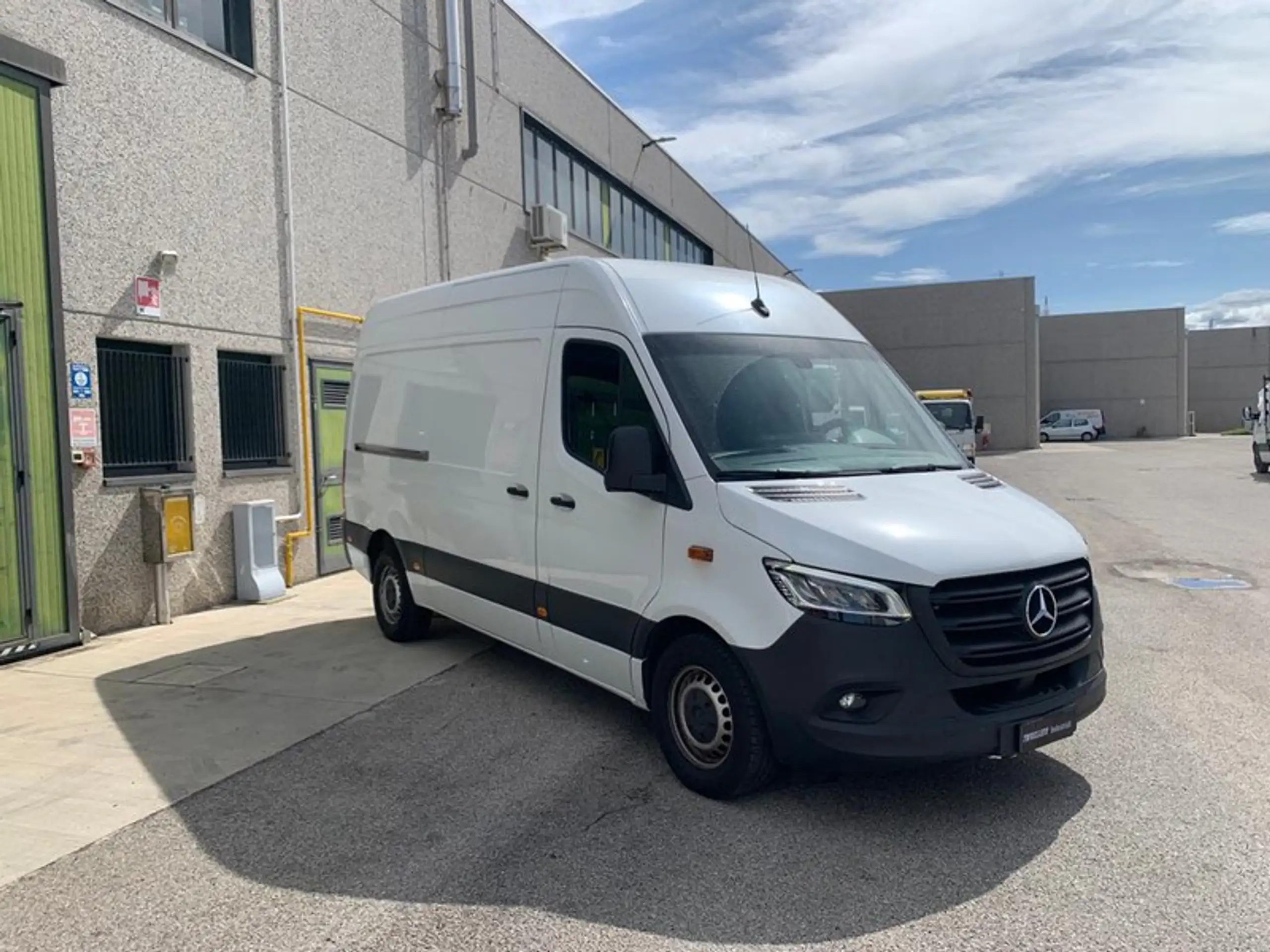 Mercedes-Benz - Sprinter