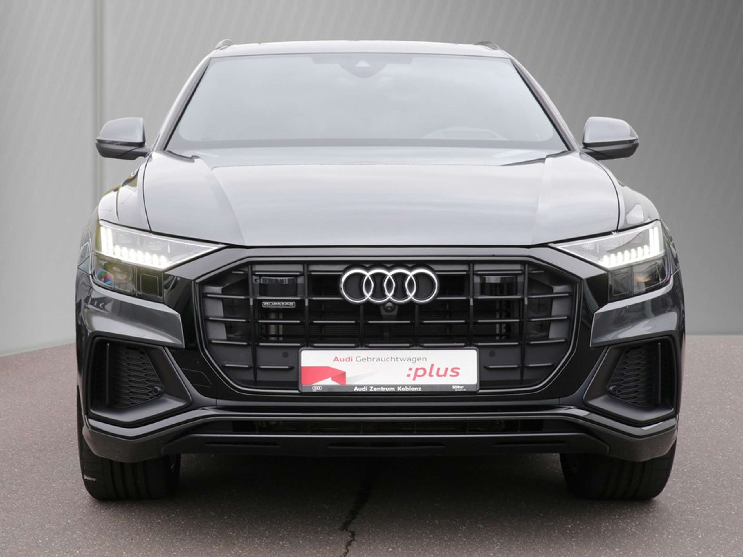 Audi - Q8