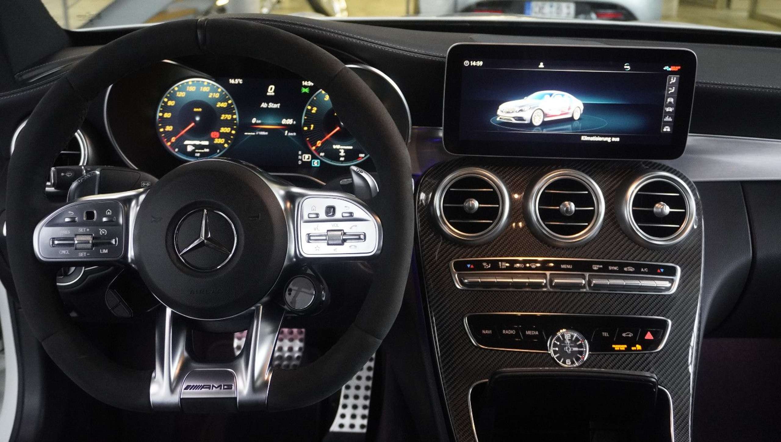 Mercedes-Benz - C 63 AMG