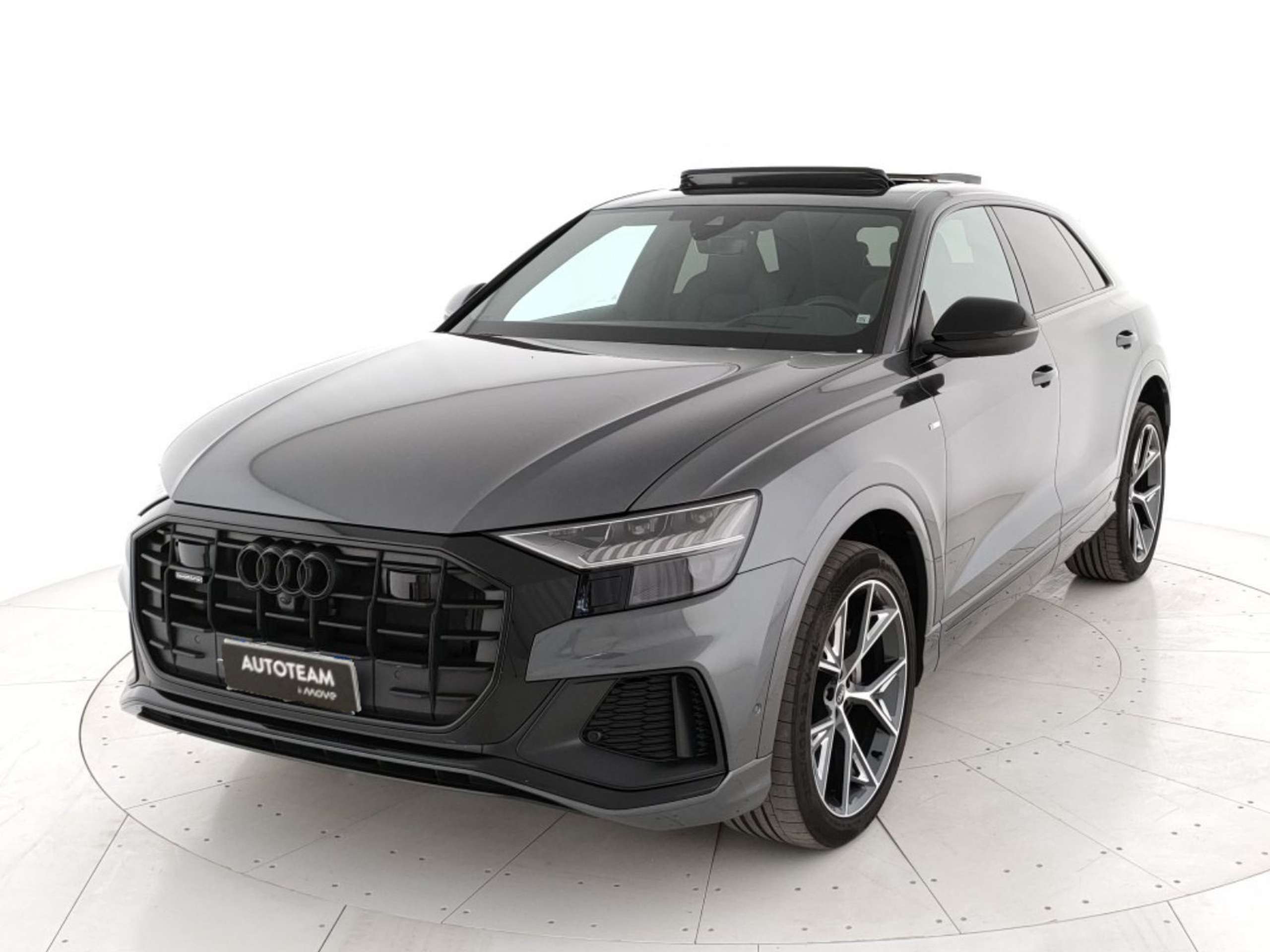 Audi - Q8