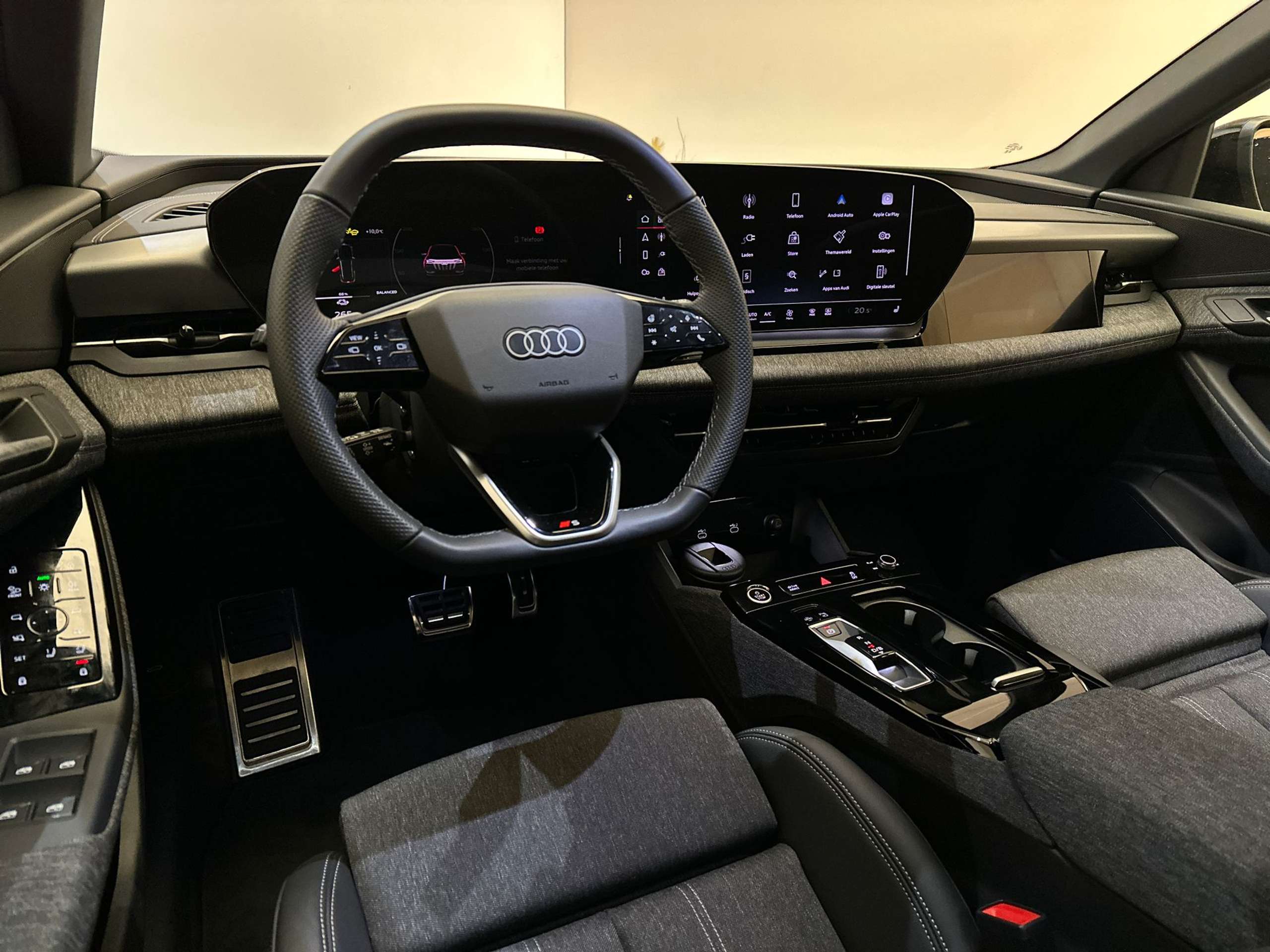 Audi - Q6