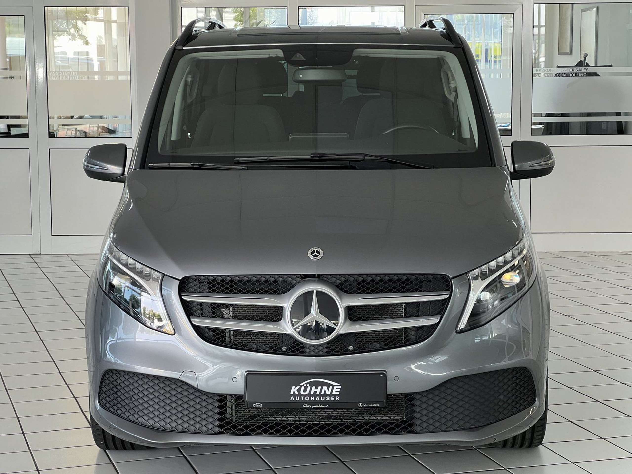 Mercedes-Benz - V 250