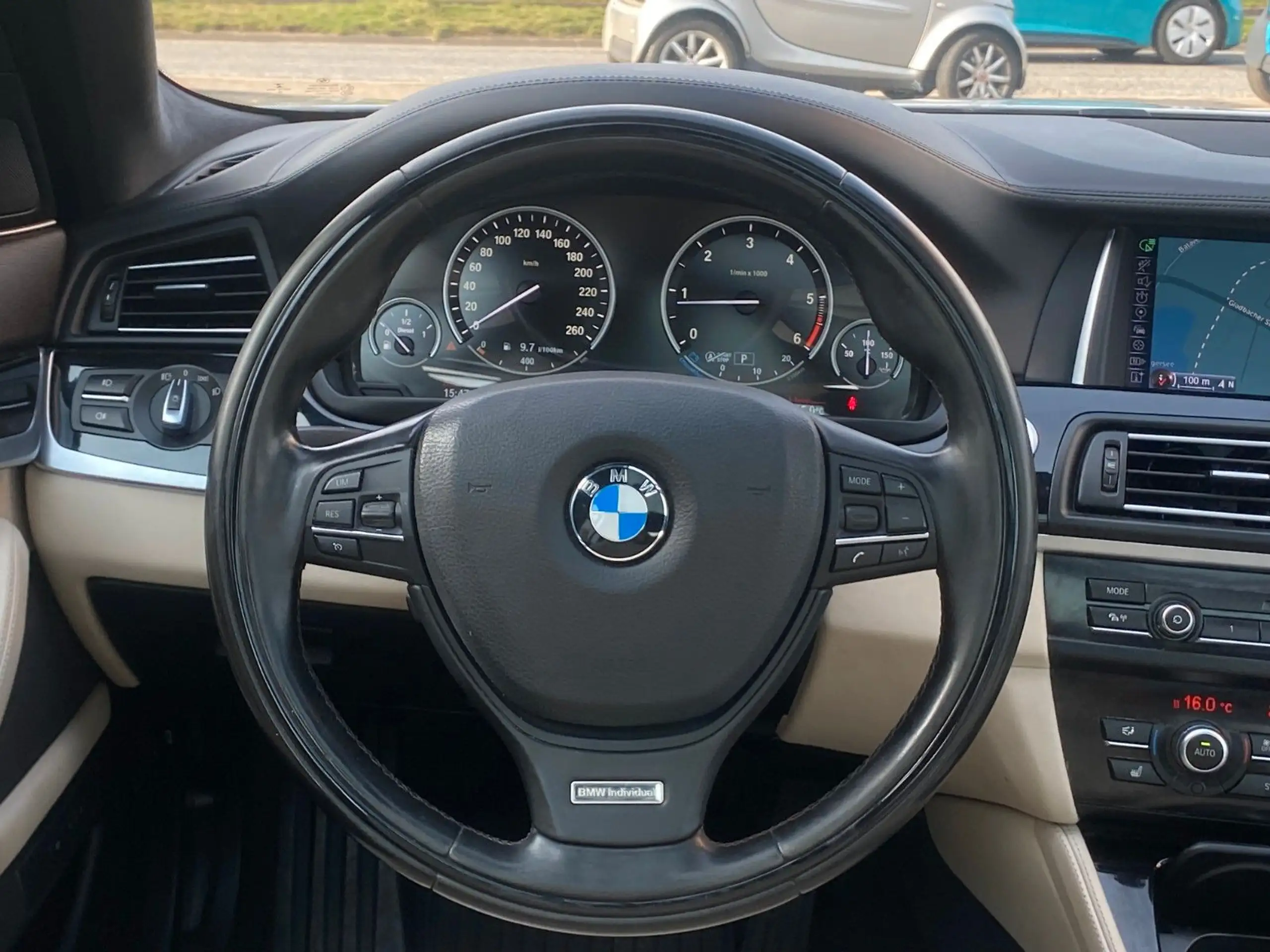 BMW - 525