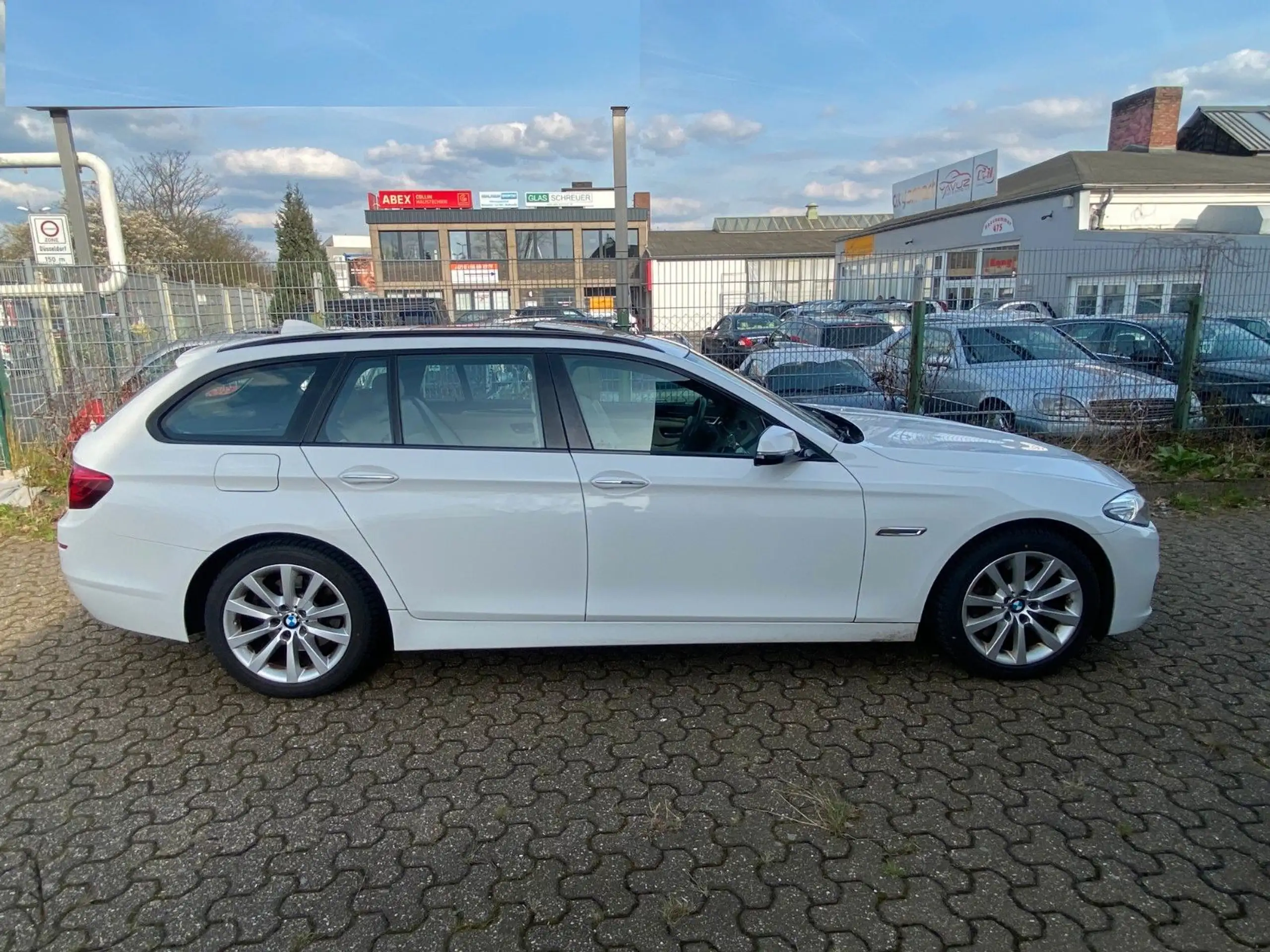 BMW - 525