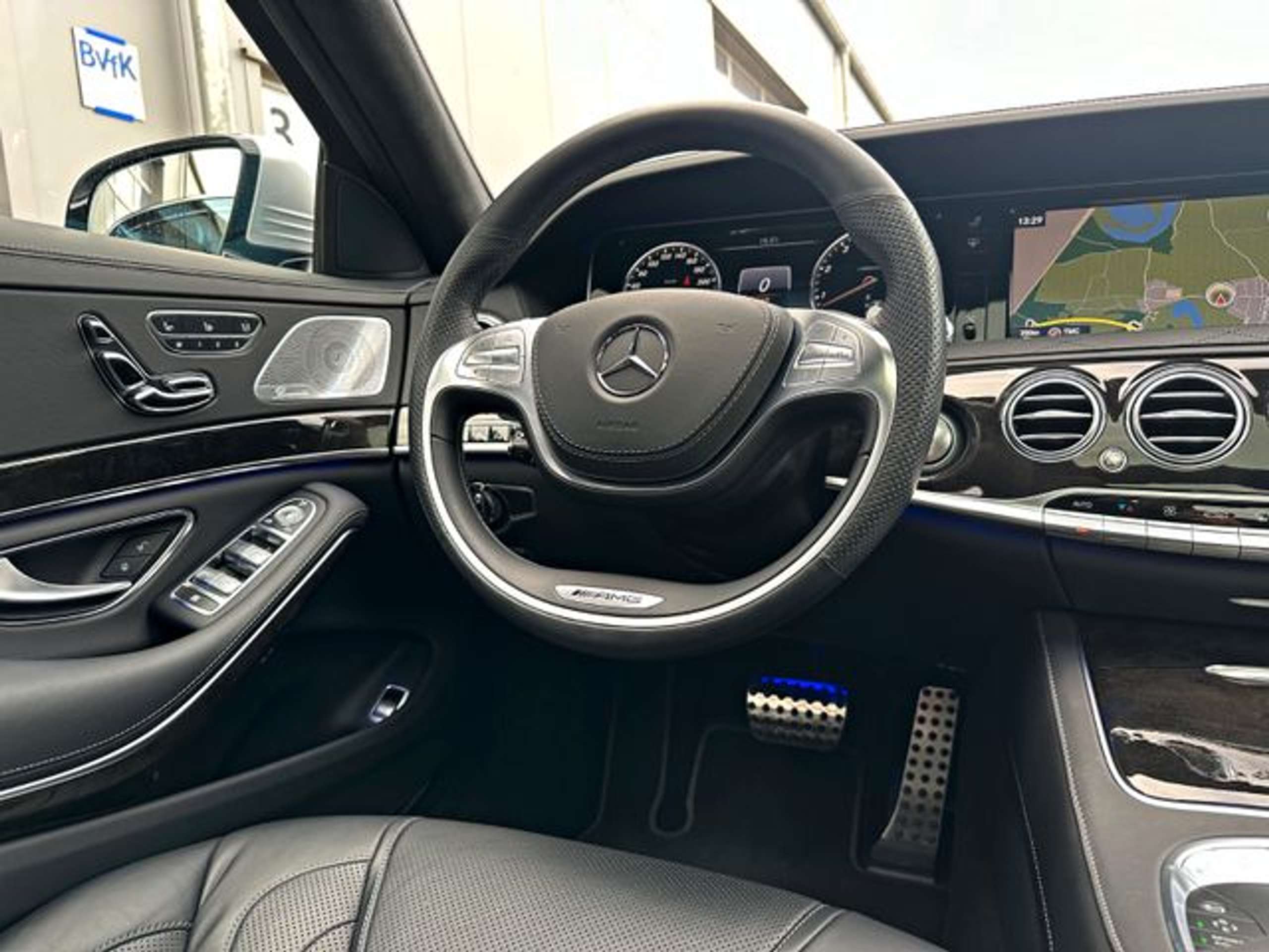 Mercedes-Benz - S 500