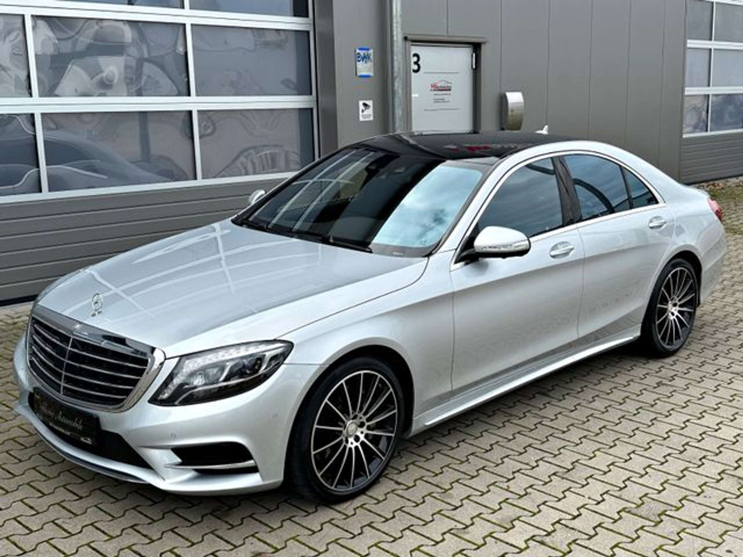 Mercedes-Benz - S 500