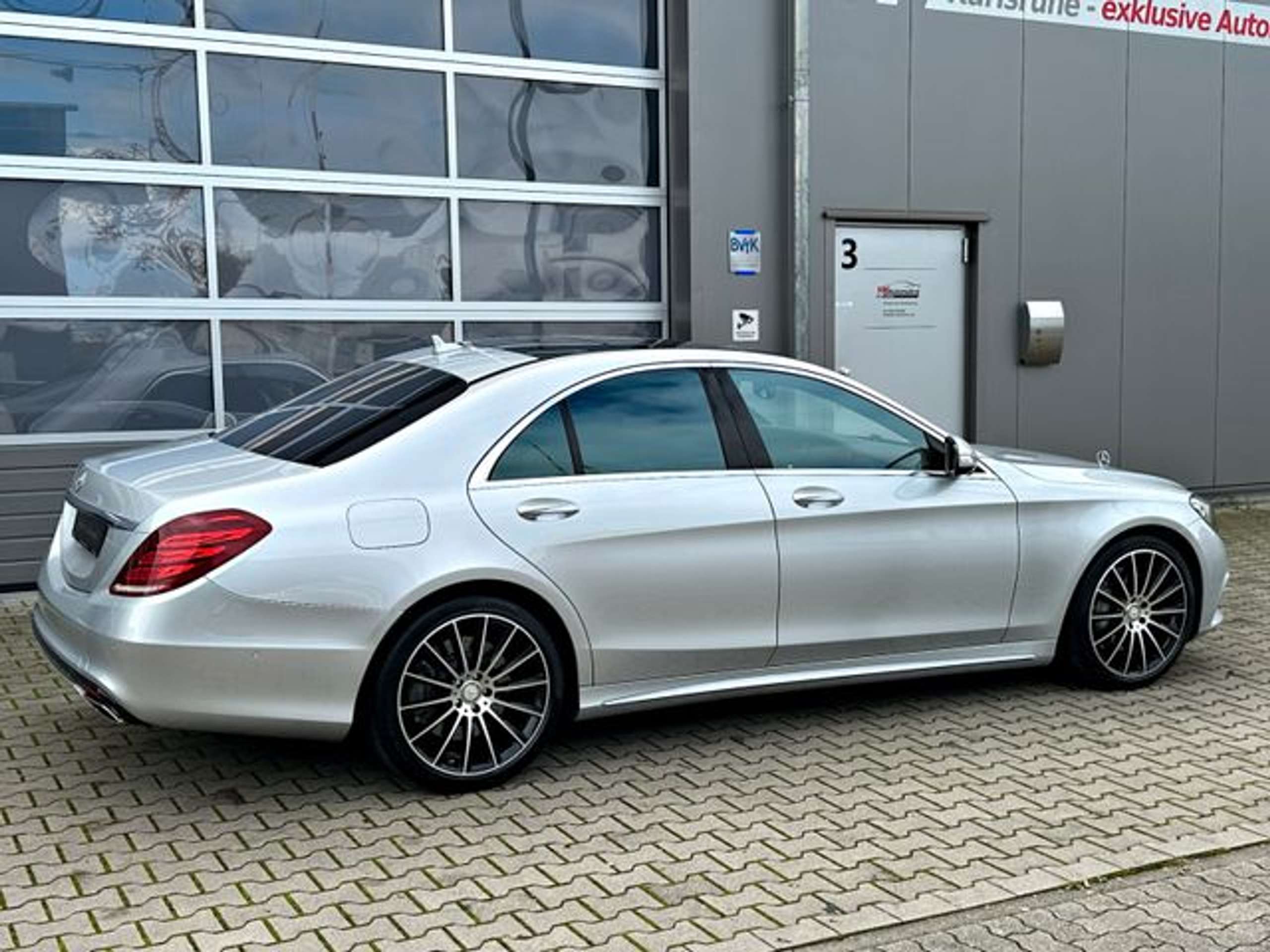 Mercedes-Benz - S 500