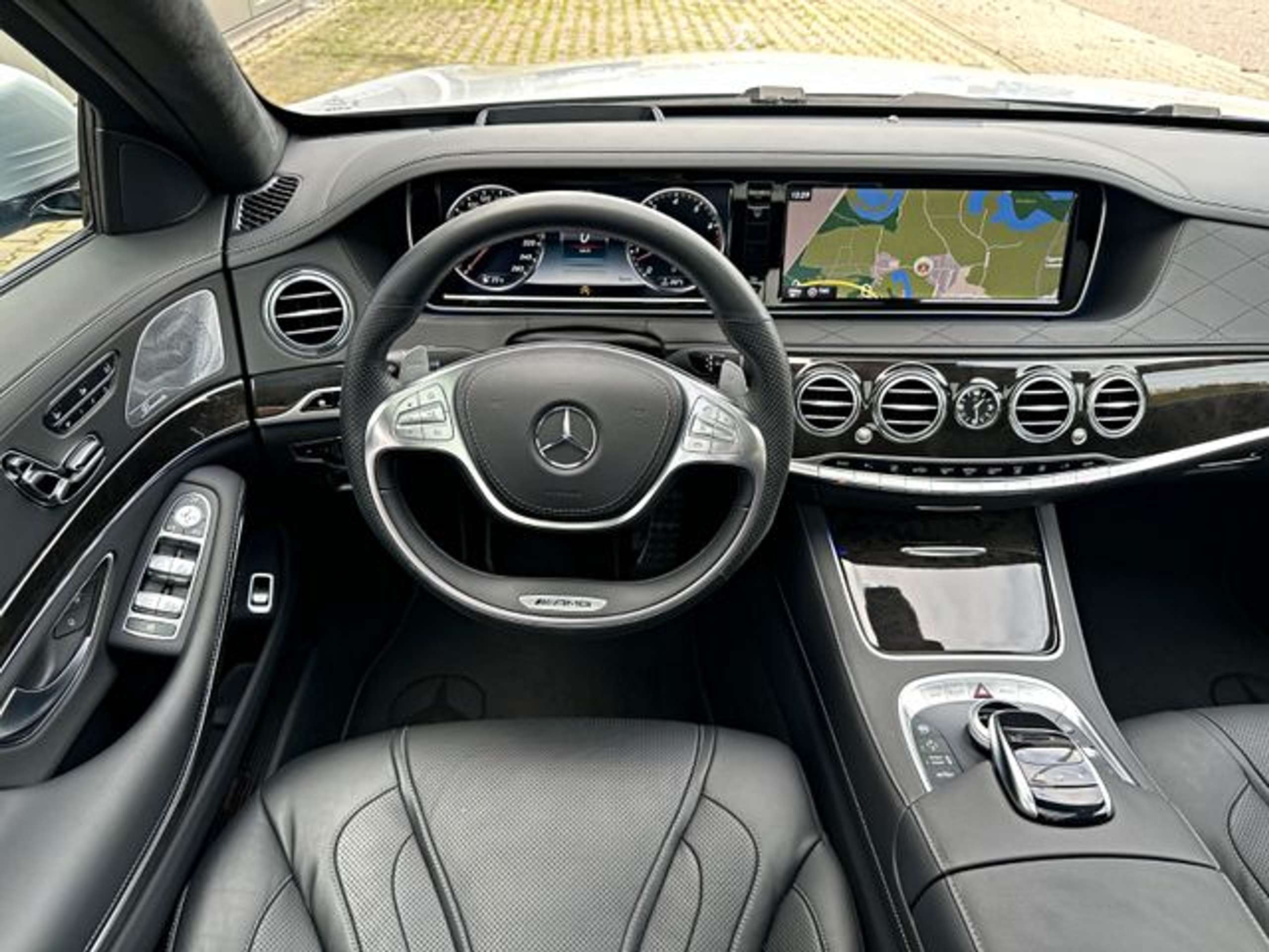 Mercedes-Benz - S 500