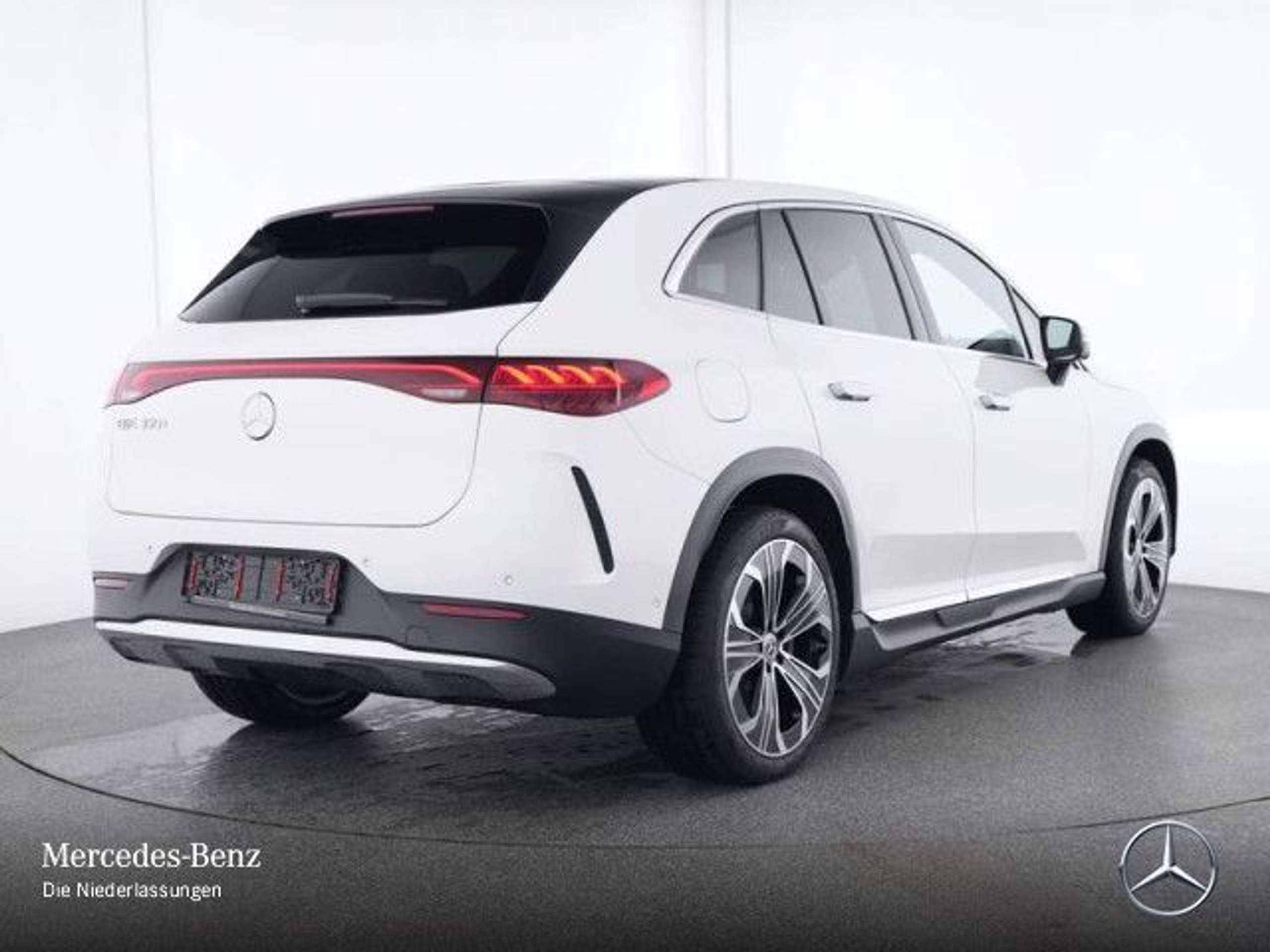 Mercedes-Benz - EQE SUV