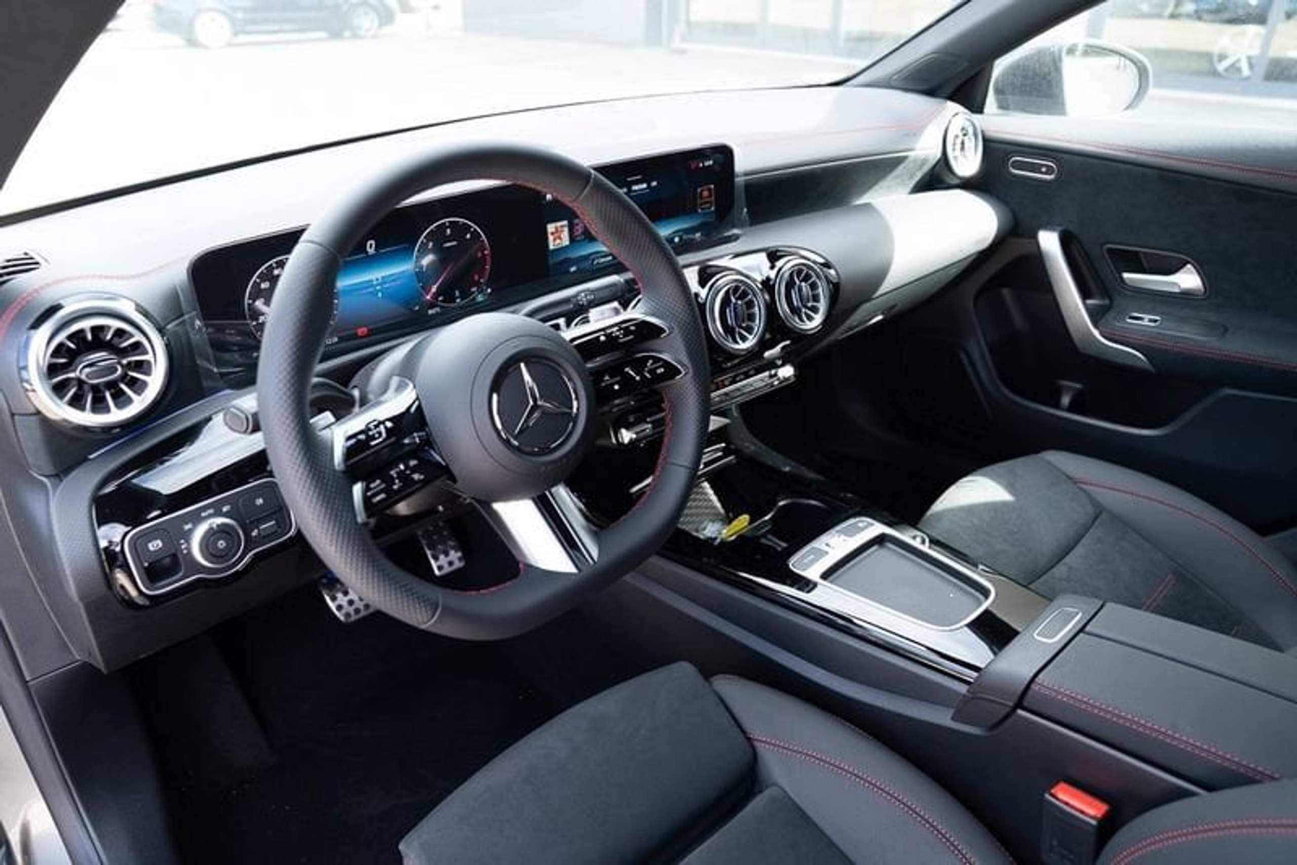 Mercedes-Benz - CLA 220