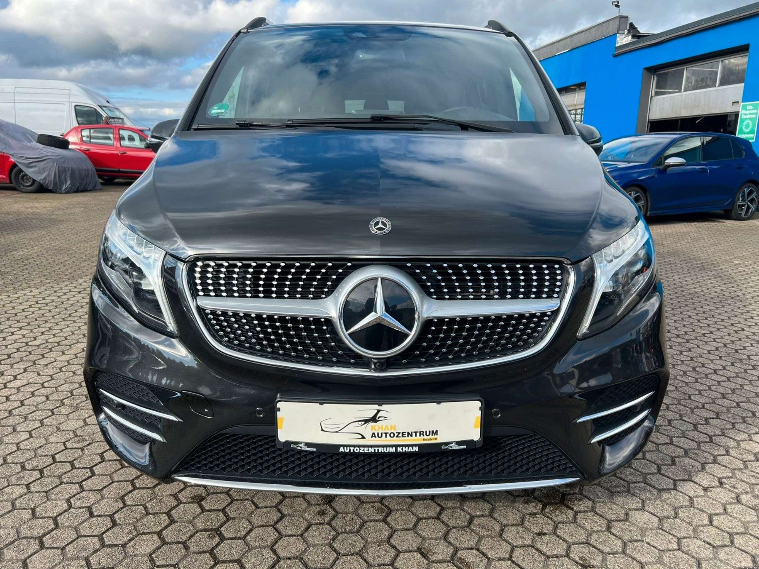 Mercedes-Benz - V 220