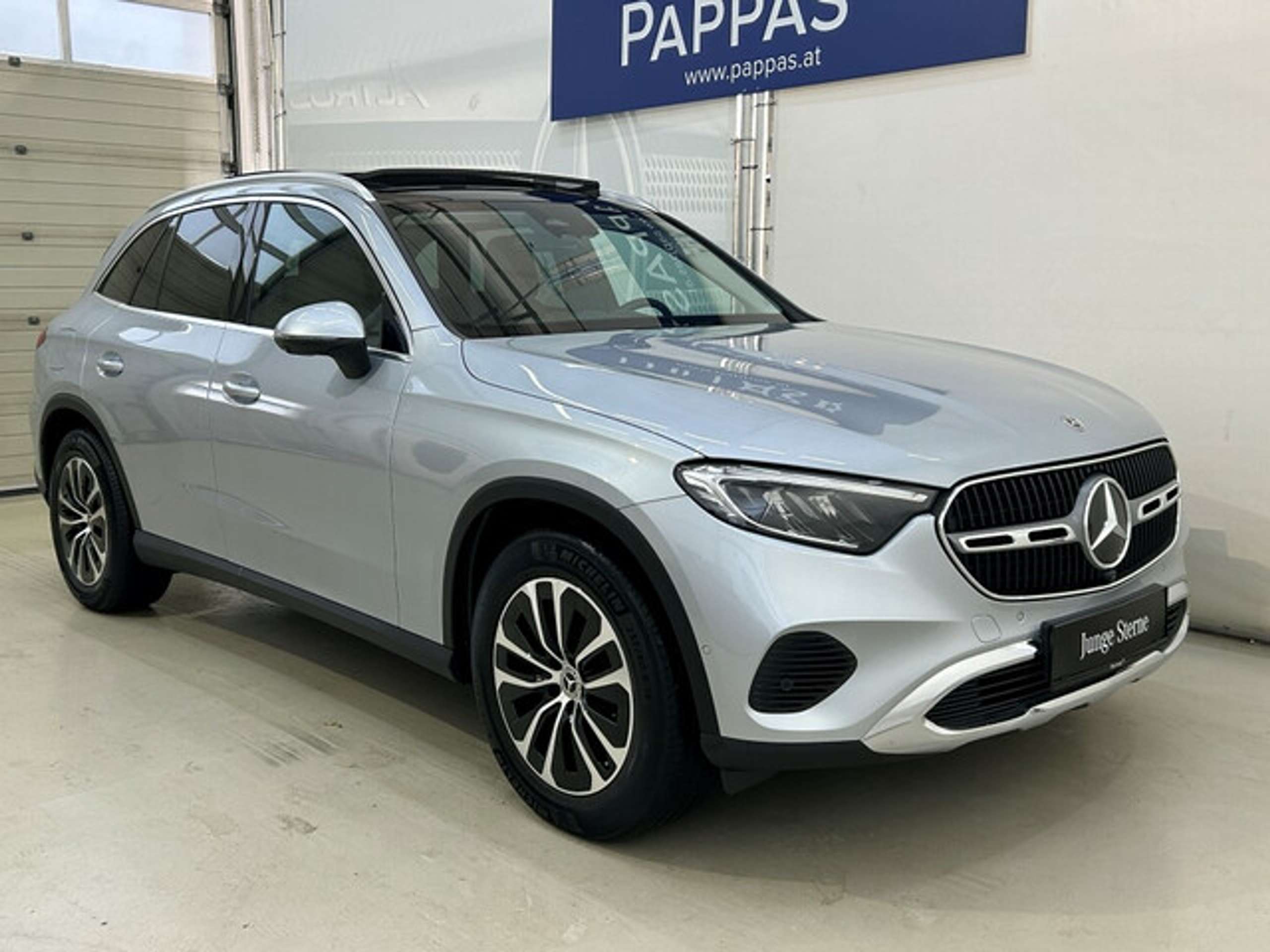 Mercedes-Benz - GLC 220