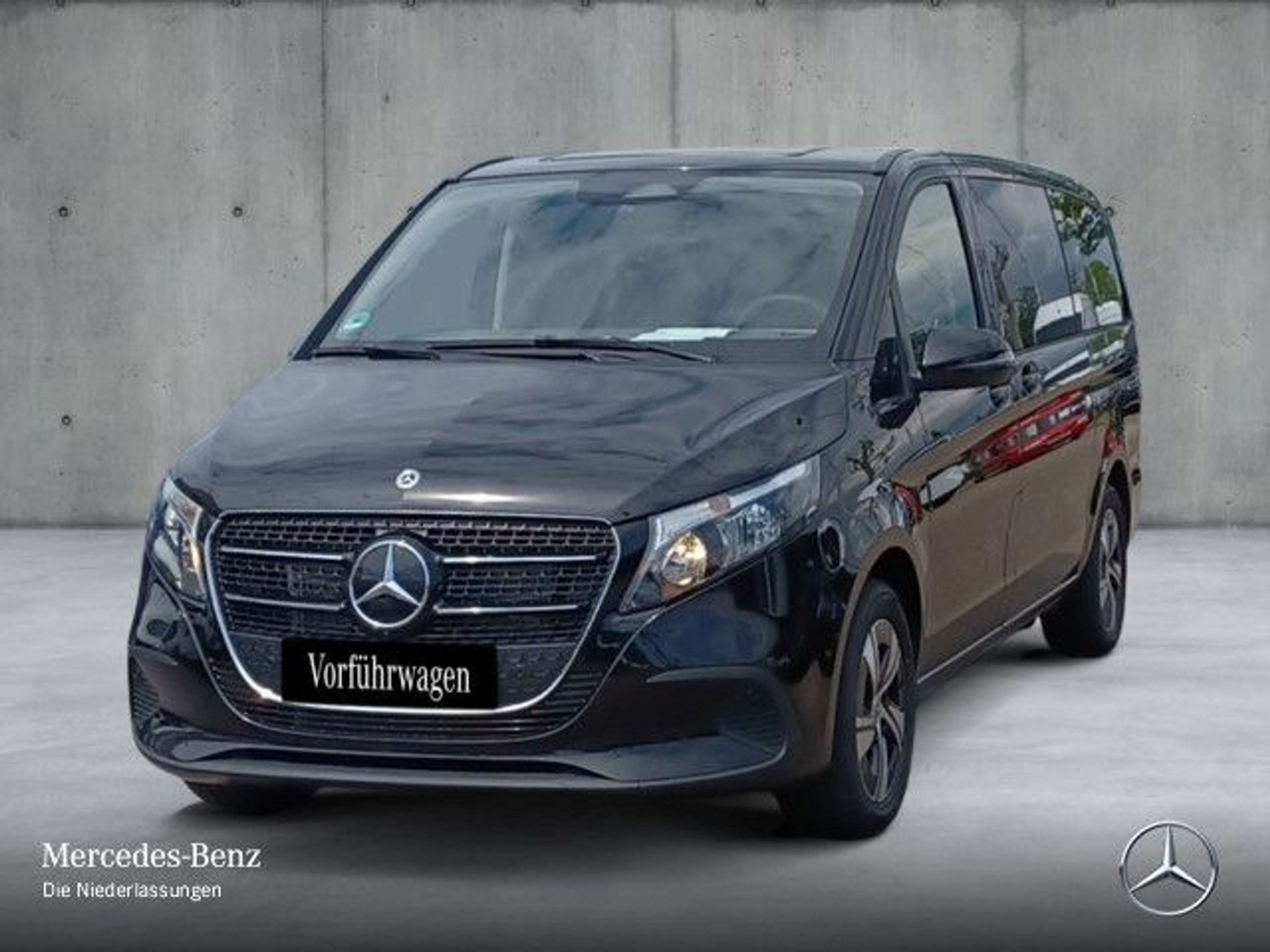 Mercedes-Benz - V 220