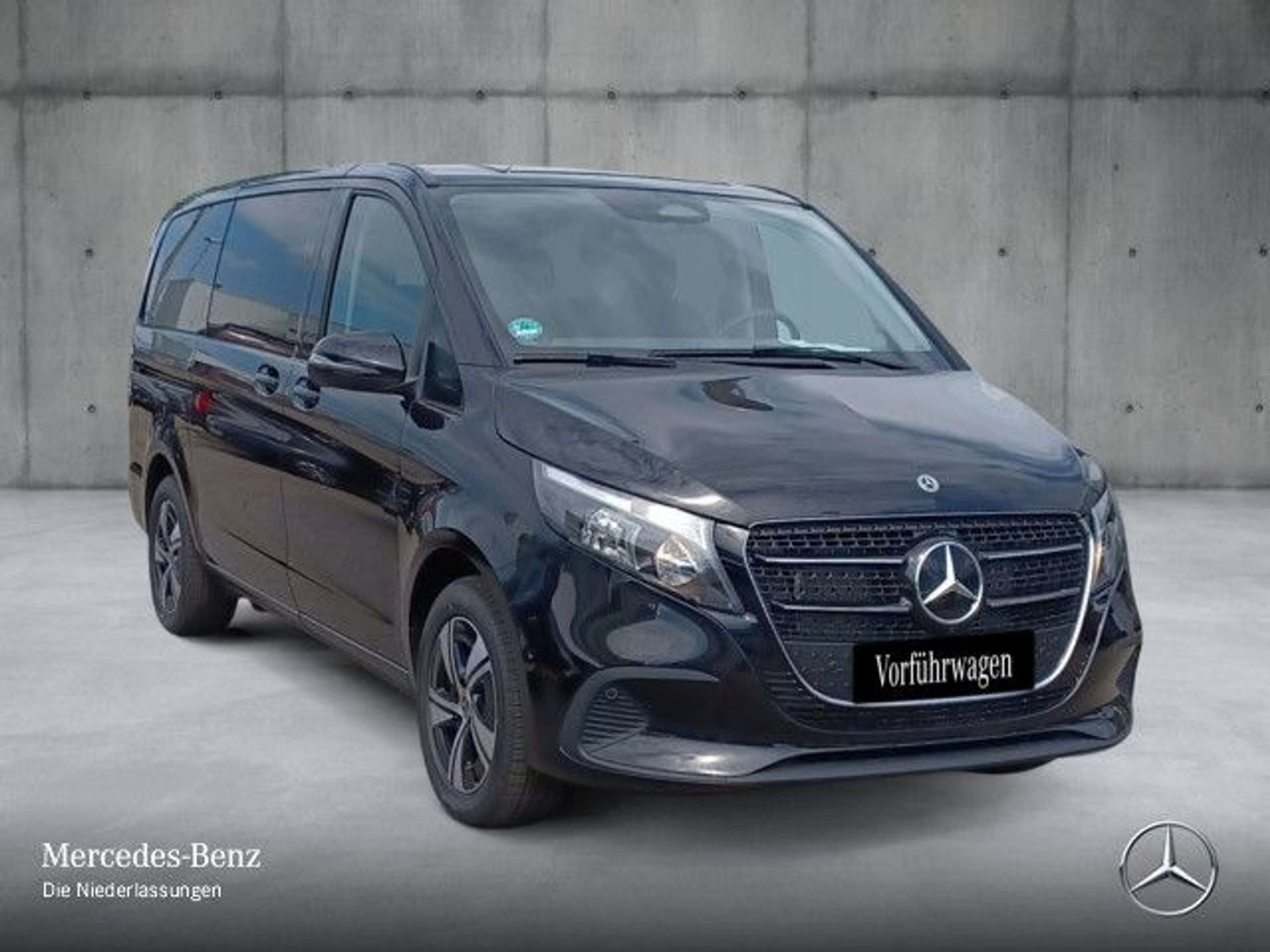 Mercedes-Benz - V 220