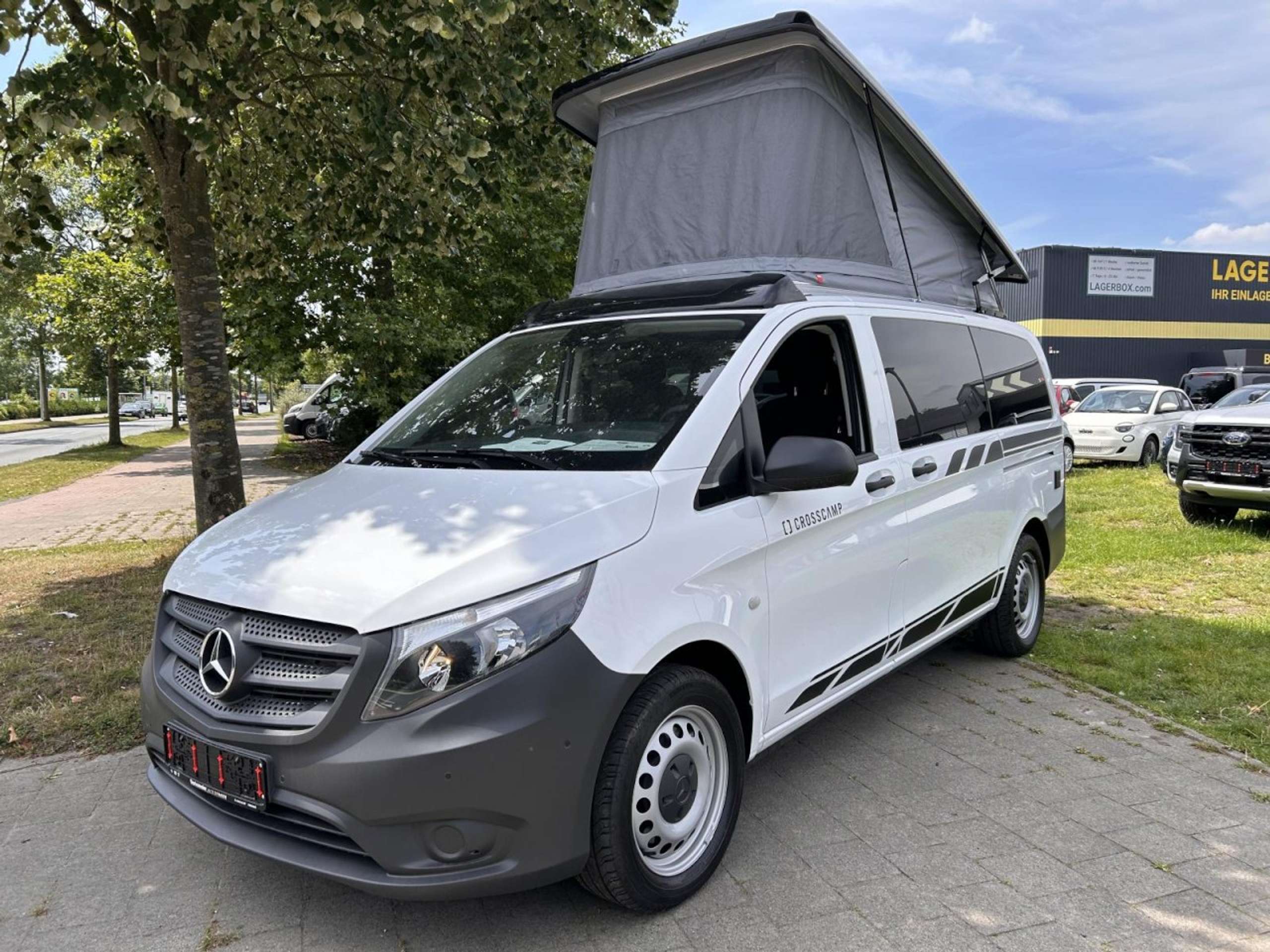 Mercedes-Benz - V 220