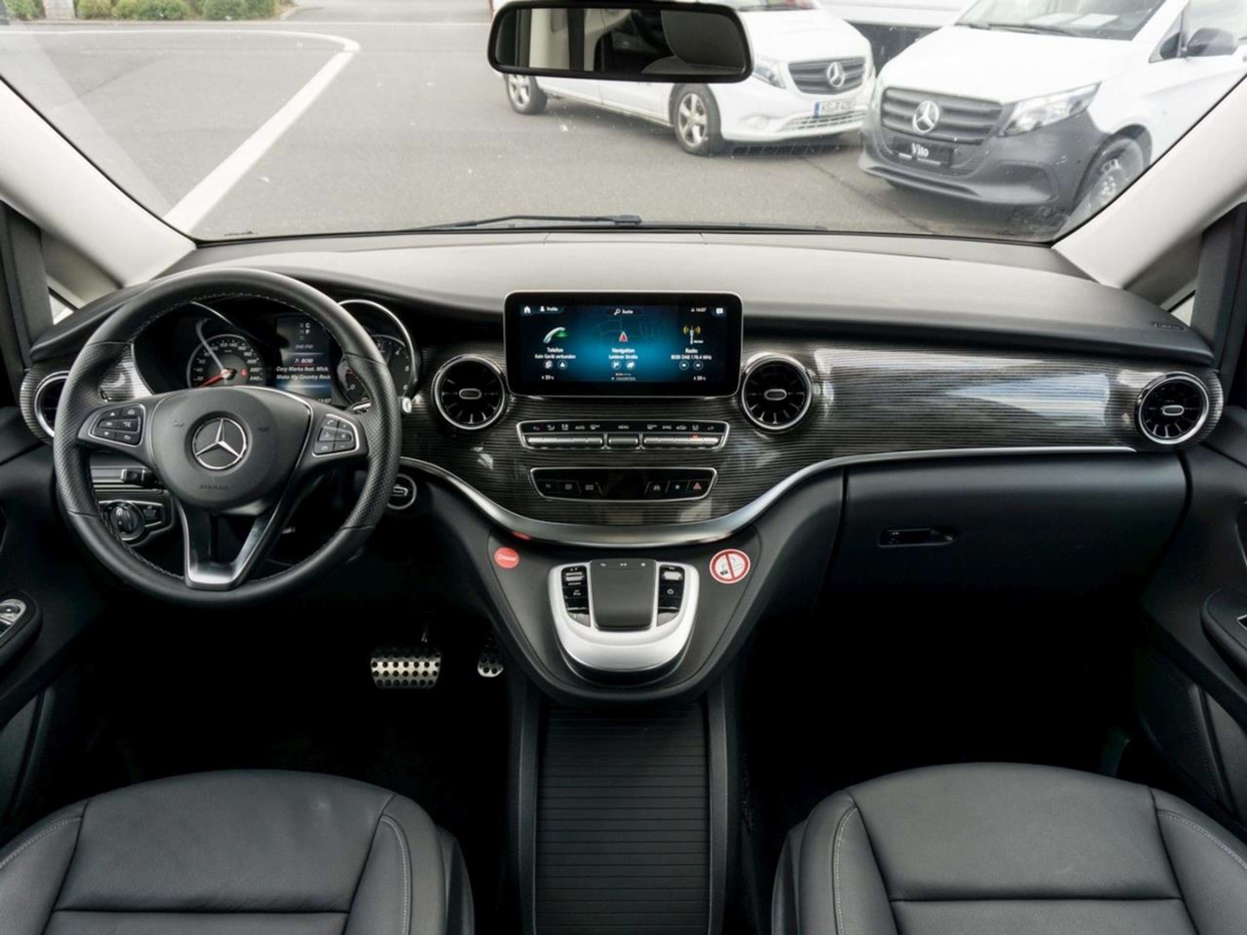 Mercedes-Benz - V 250