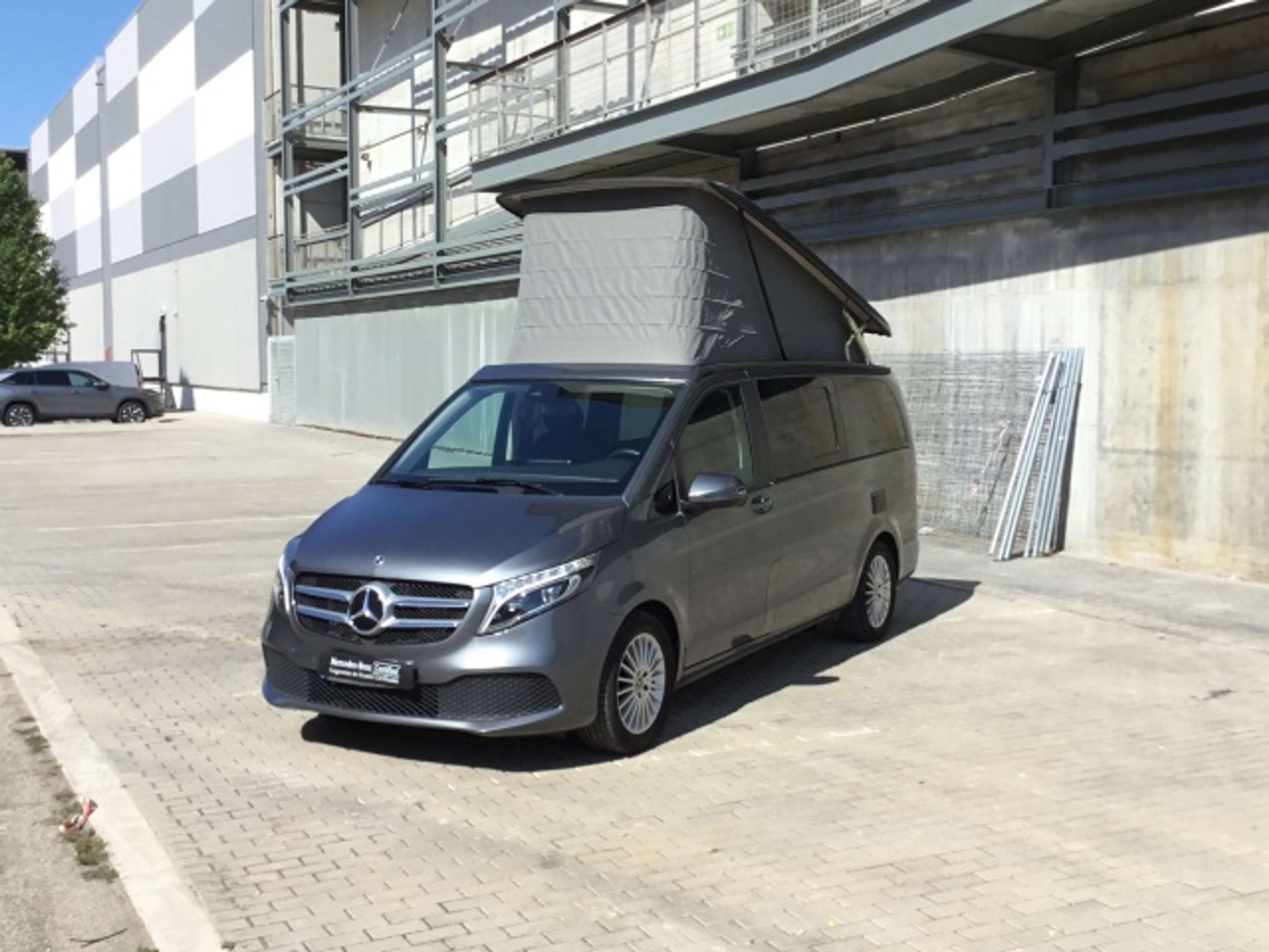 Mercedes-Benz - V