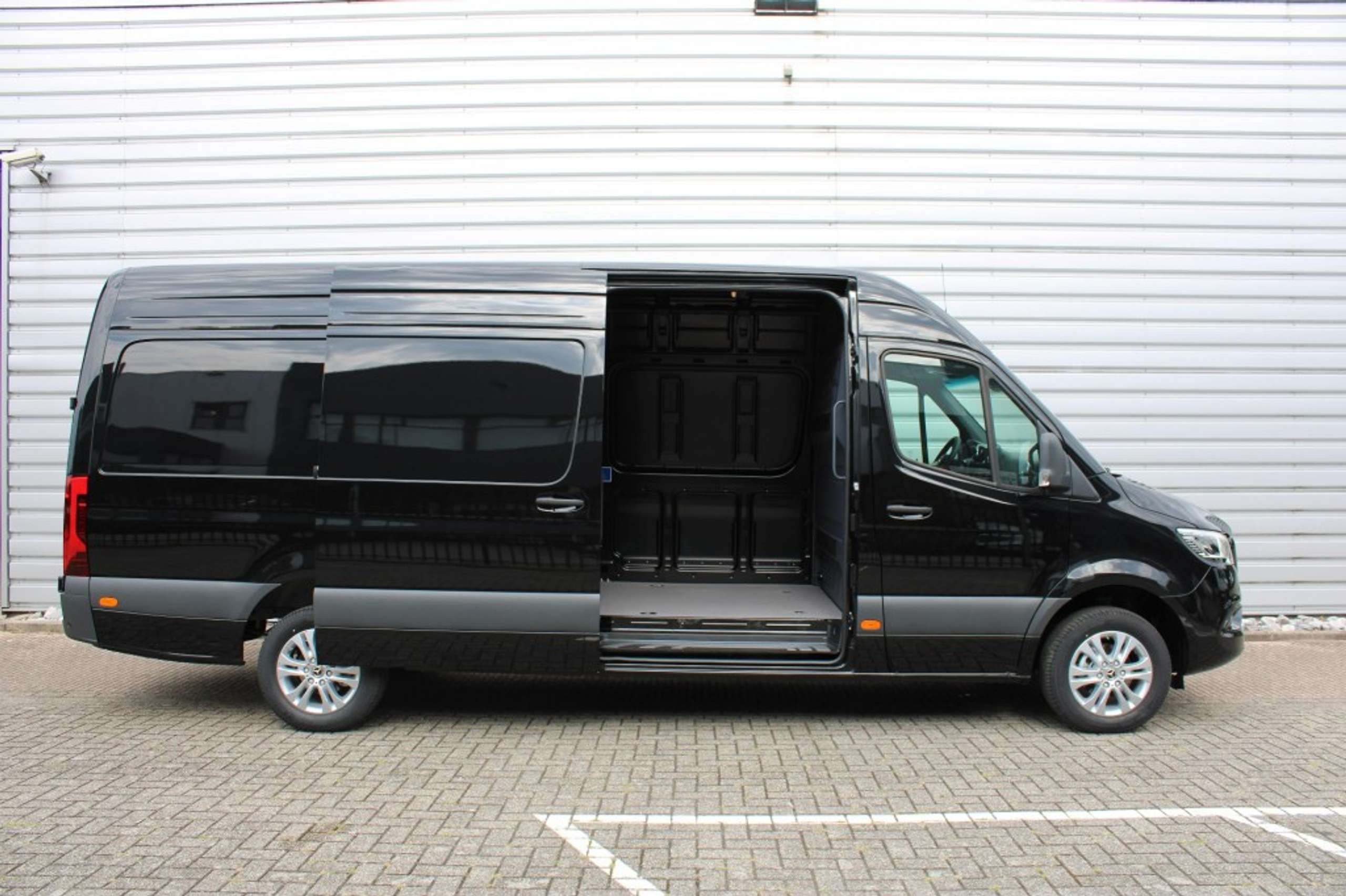 Mercedes-Benz - Sprinter