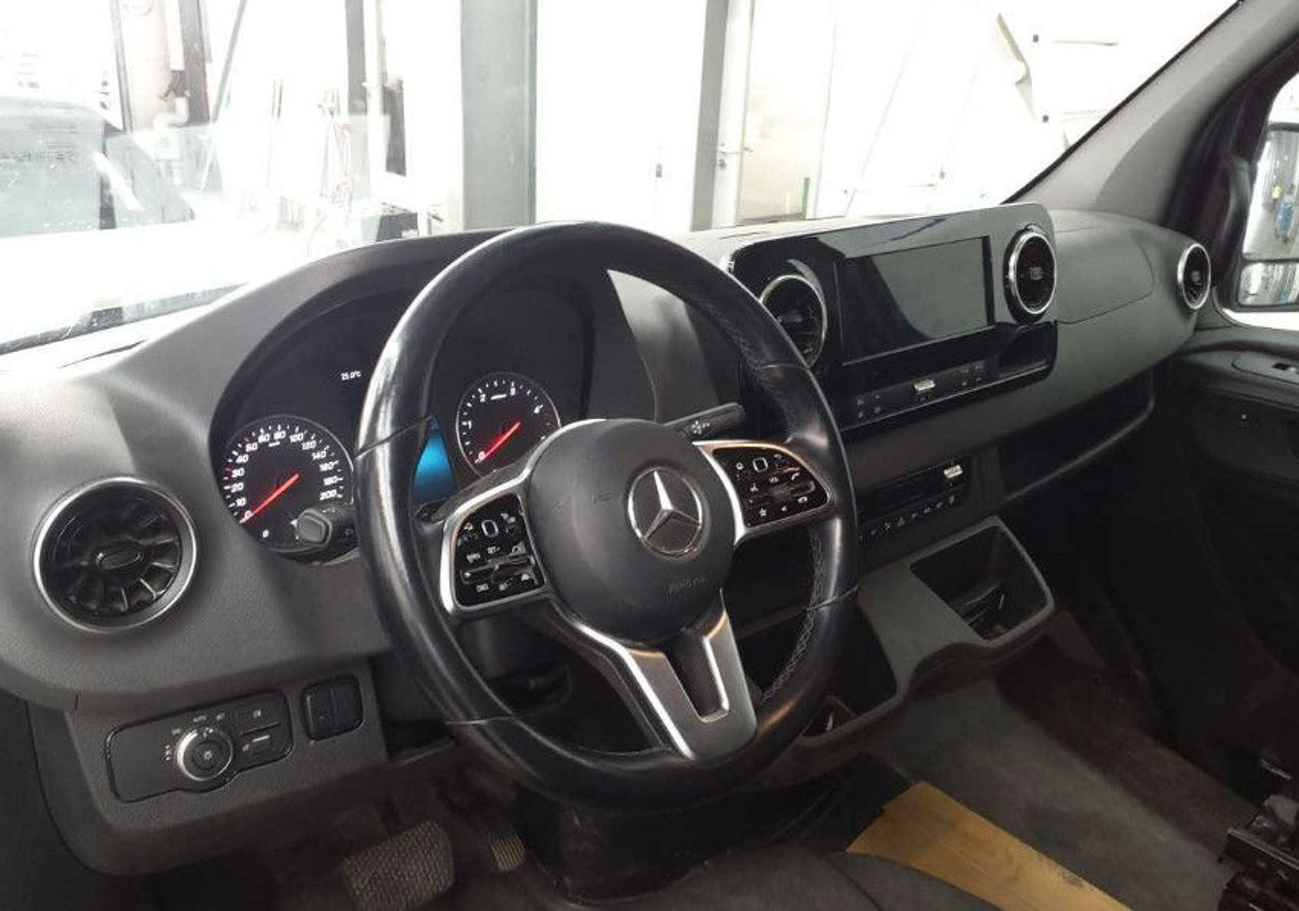 Mercedes-Benz - Sprinter