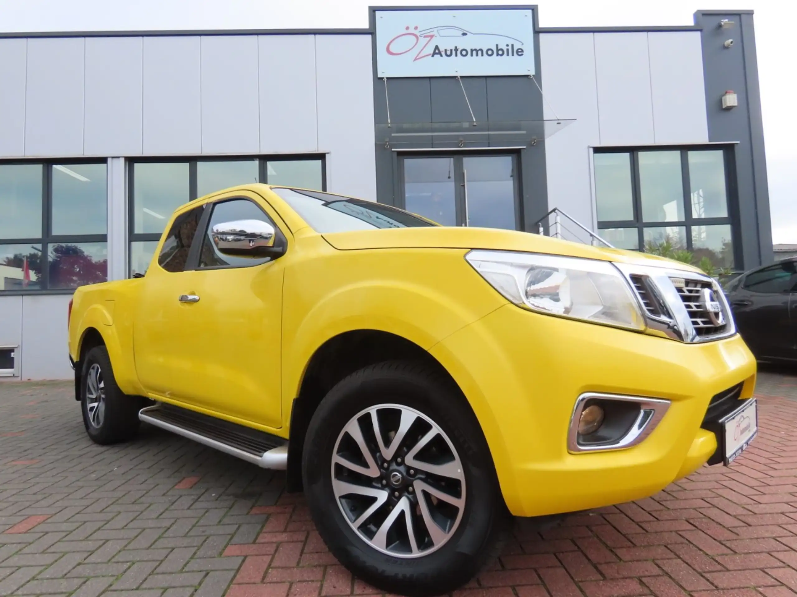 Nissan - Navara